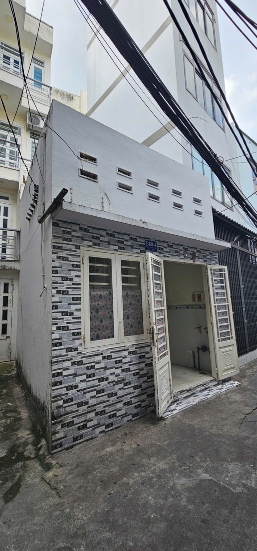 Bán nhà riêng quận 4 diện tích 22,1 m2 gần Nguyễn Thần Hiến, tiện xây mới