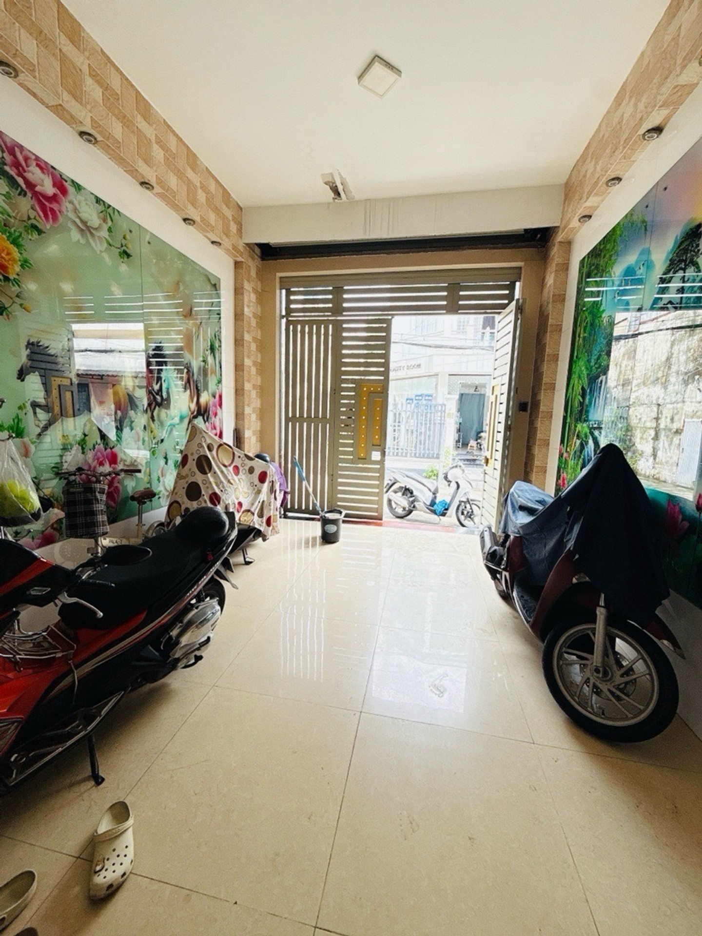 Bán nhà 4 tầng 80m2 Bình Trị Đông, giá dưới 100 triệu/m2, đủ sổ