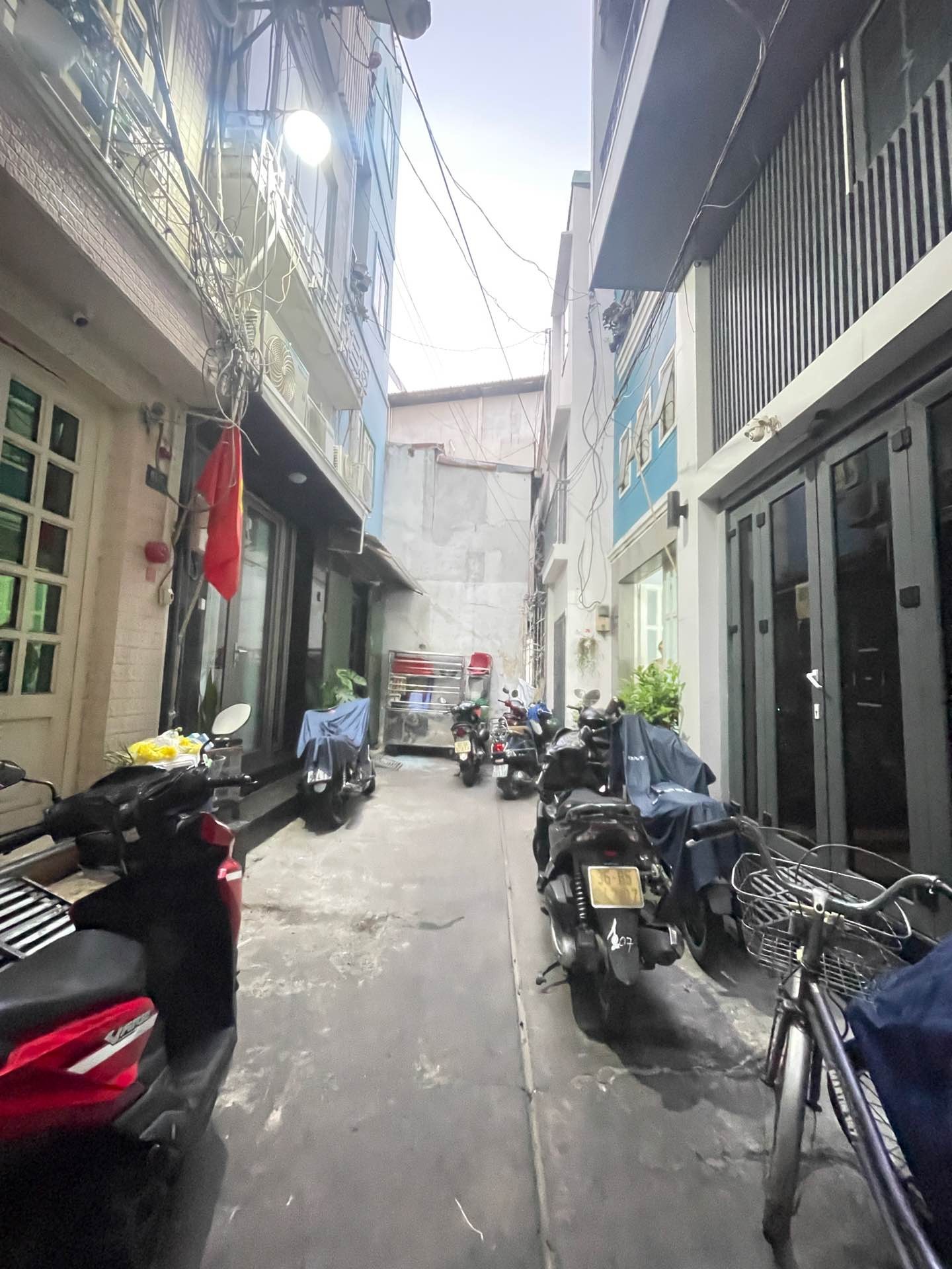 Bán nhà riêng 5 tầng mặt tiền hẻm Nguyễn Trãi, Quận 1, diện tích 29.6m², giá 13.5 tỷ