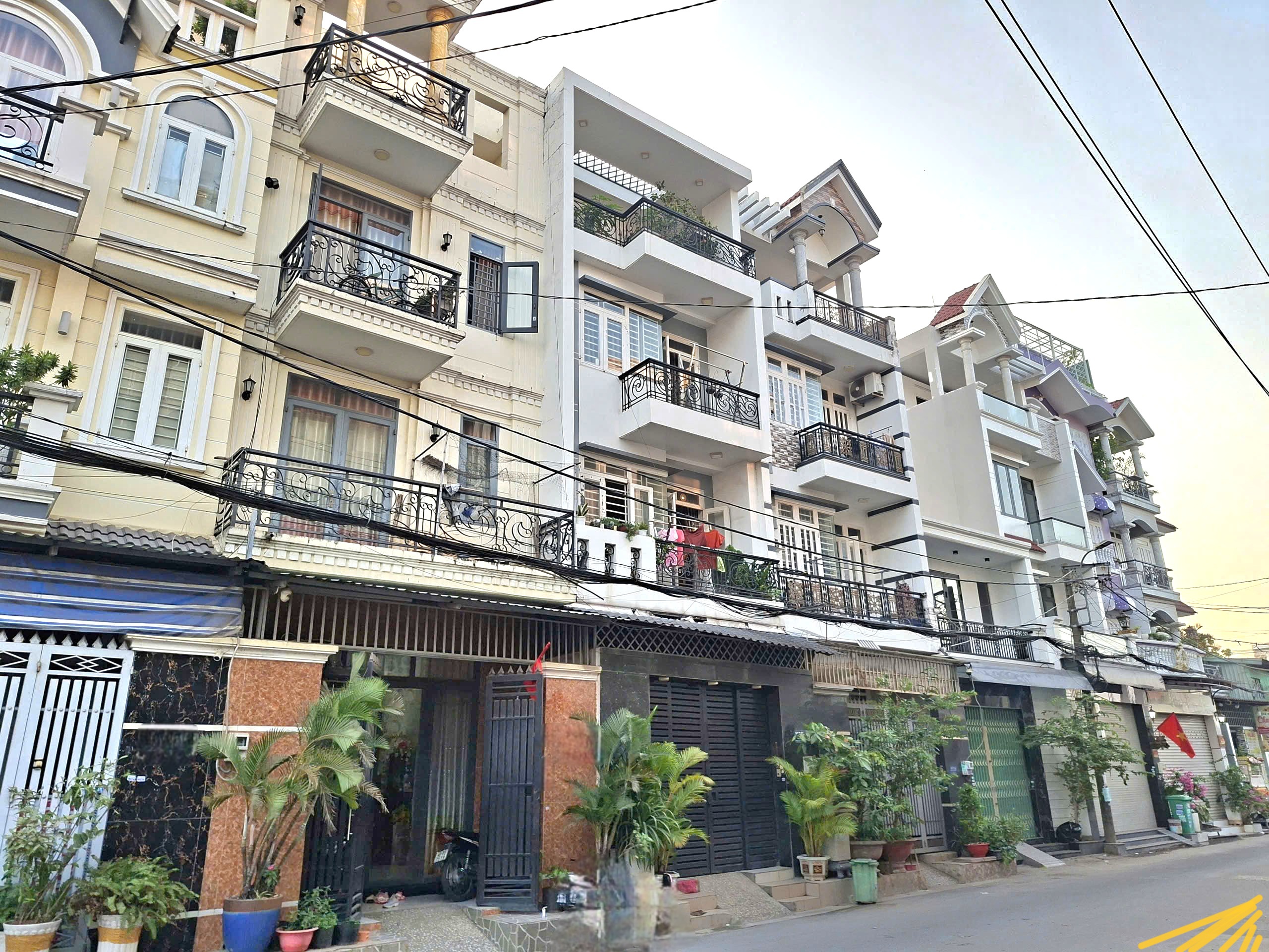 Bình Tân nhà 4 tầng mới đẹp, chỉ hơn 7ty, hẻm xe tải né
