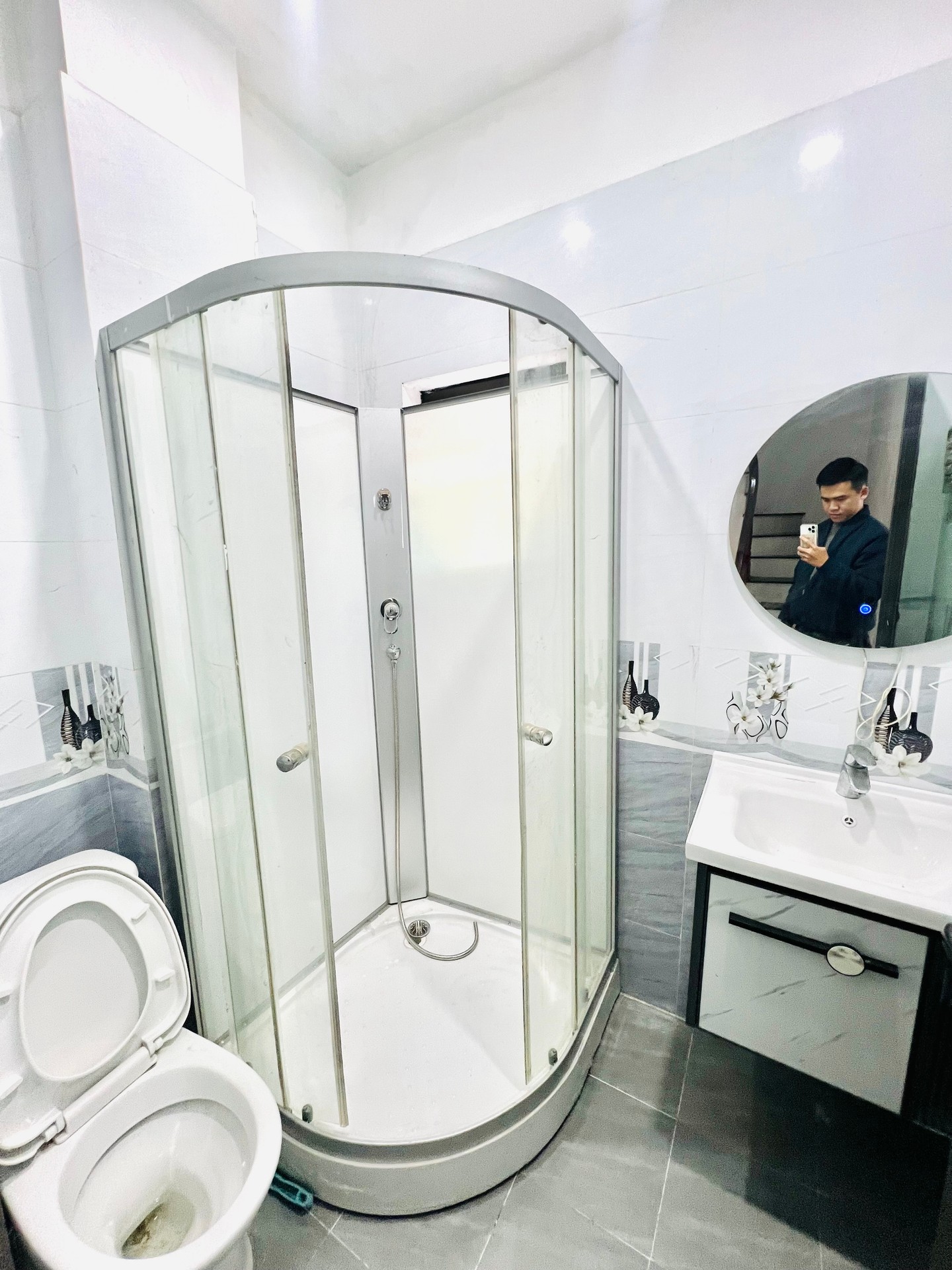 Cơ Hội Hiếm Có: Nhà 6 Tầng Mặt Tiền Rộng Phố Tam Trinh