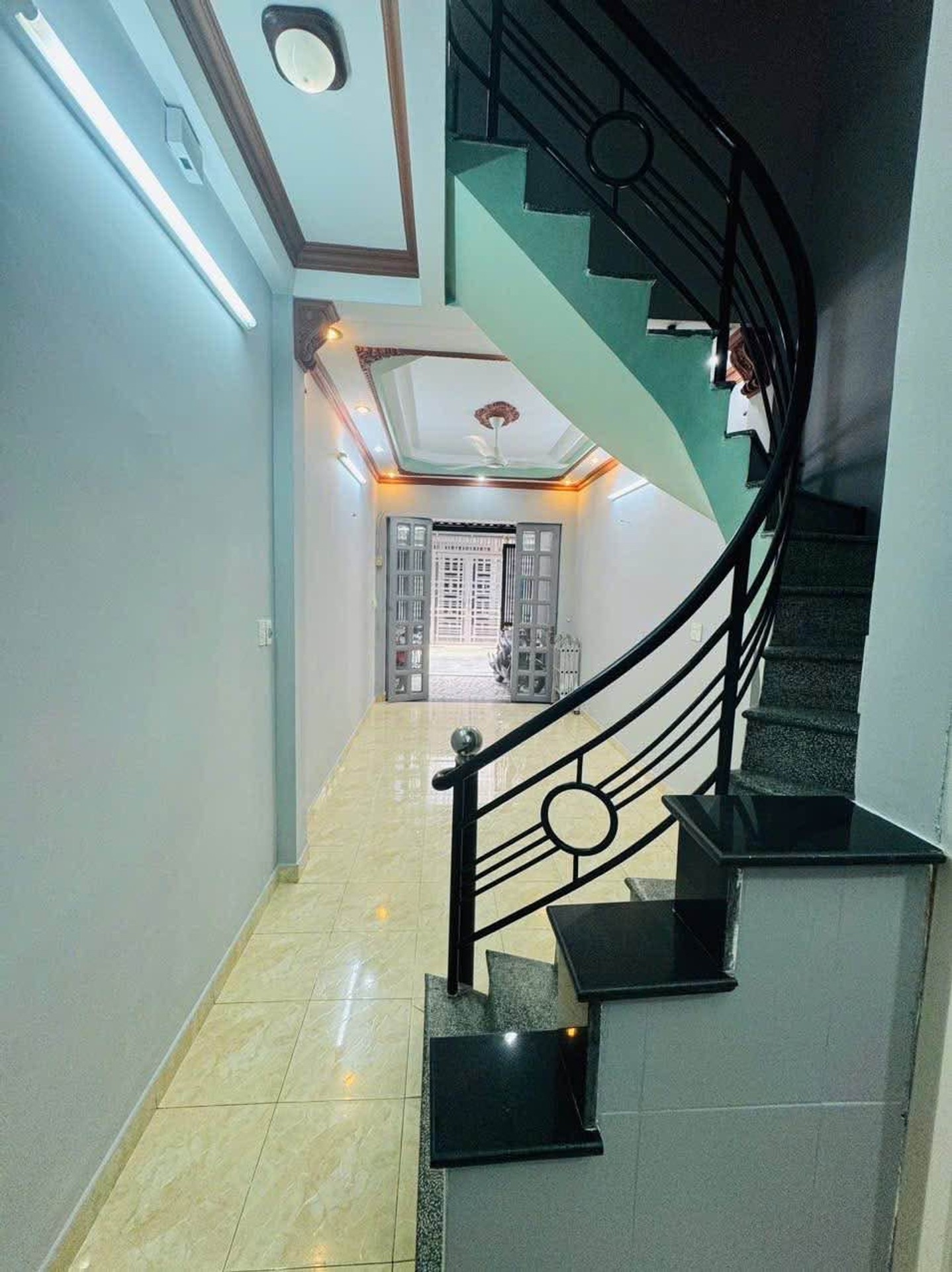 Bán biệt thự liền kề 3 tầng, 3 phòng ngủ tại Tân Bình