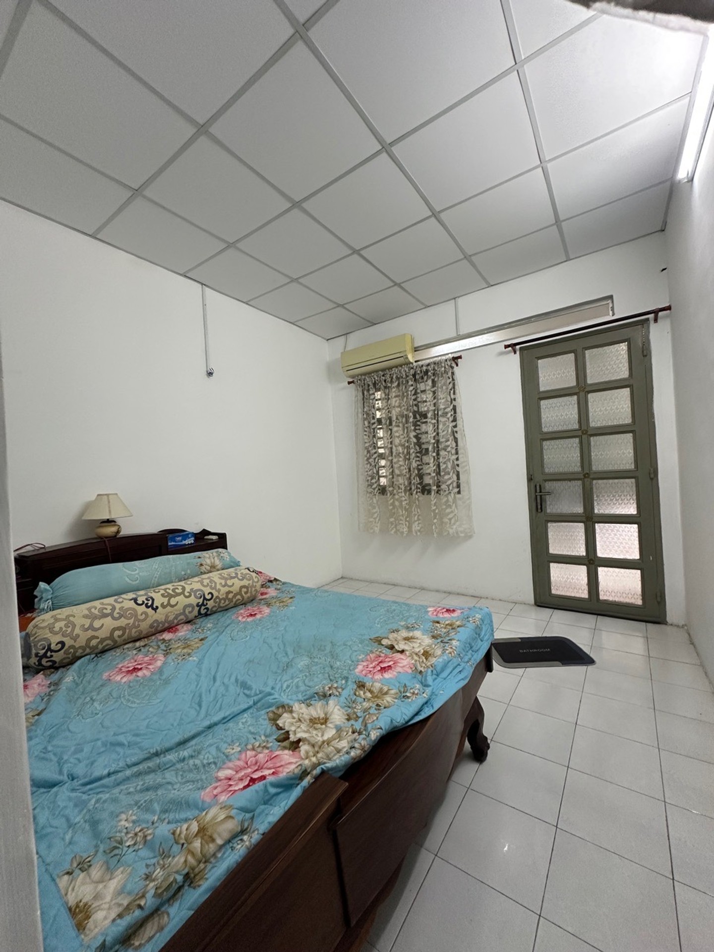 Nhà nhỏ xinh Quận 3, gần mặt tiền, giá tốt!