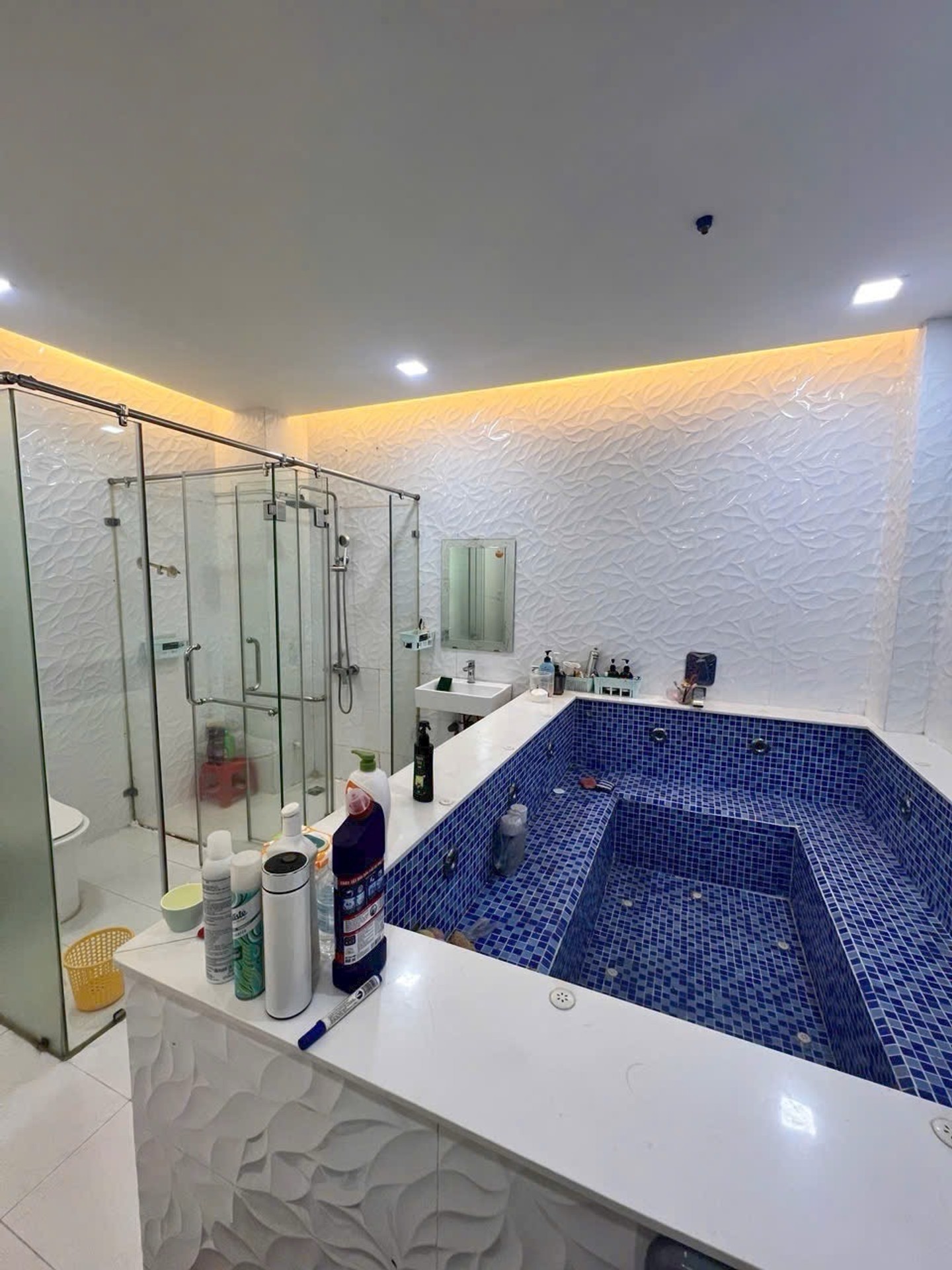 Nhà đẹp 4 tầng, vào ở ngay, 4x14m, đường Nguyễn Tri Phương, Quận 10, nhỉnh 8tỷ,