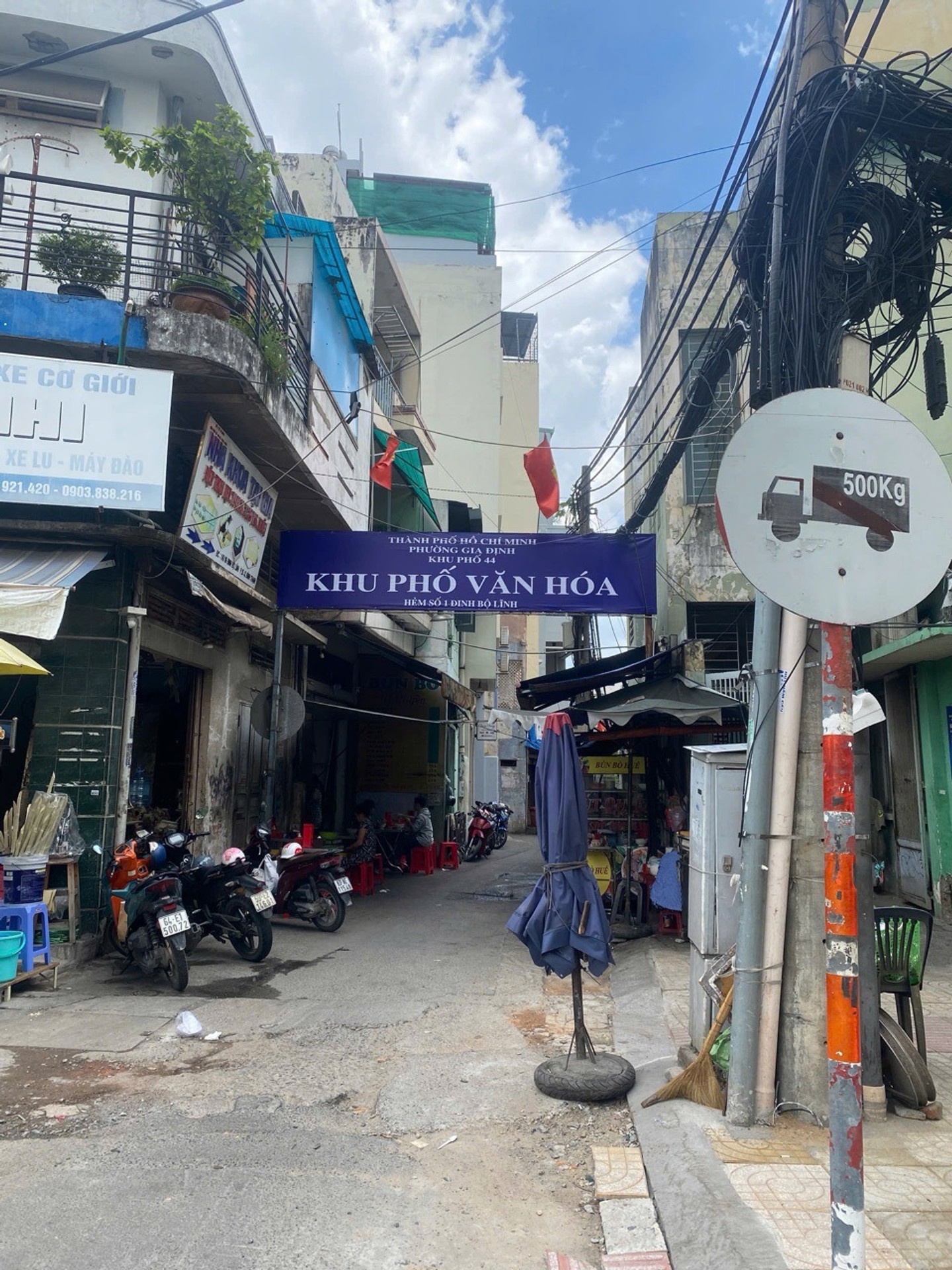 💥💥🏡 24m² | Ngang 3.4m x8m | 2 Tầng
Giá 2.85T🌹🌹
👍Vào ở ngay
📍Gia Định, Bình Thạnh
📕Sổ riêng