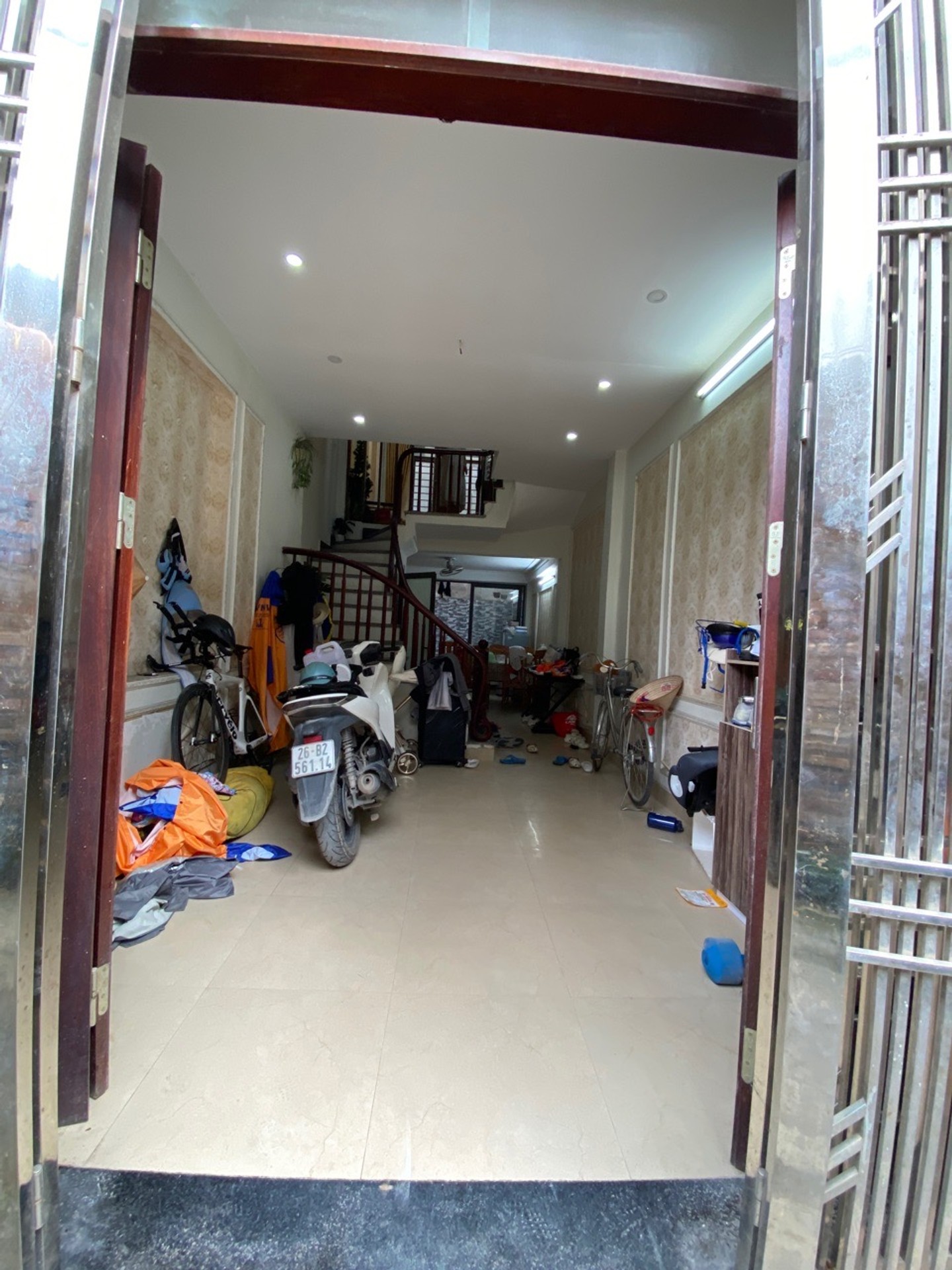 Ngọc hồi: 62m2, 4 tầng, dân xây. Vị trí đẹp, gần chợ đầu mối Tam Hiệp