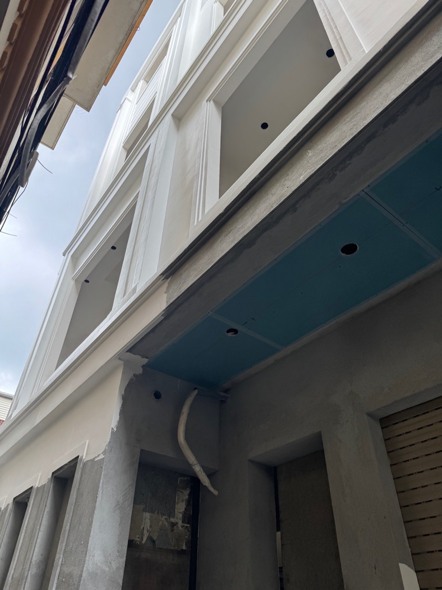 Nhà 4 tầng mới toanh giữa trung tâm thành phố