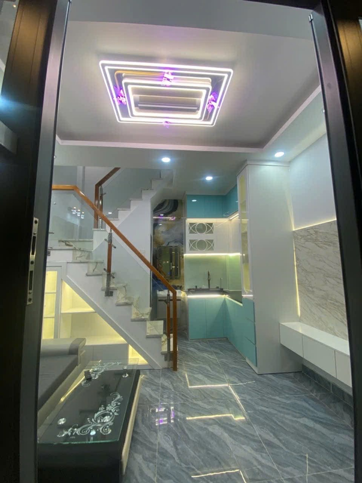 Nhỉnh 2 Tỷ -3tầng- 2 Phòng Ngủ - Nhà Mới Trung Tâm Quận 7,Hem Xe Hơi,