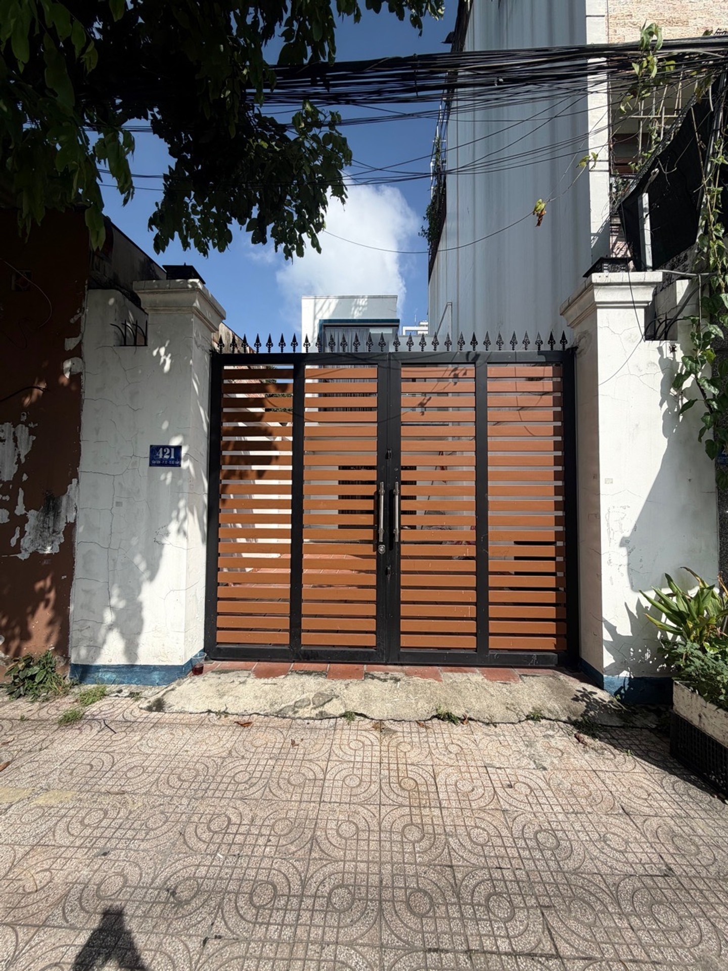 Nhà mặt phố Tân Sơn thuận tiện vị trí đối diện sân golf Tân Bình