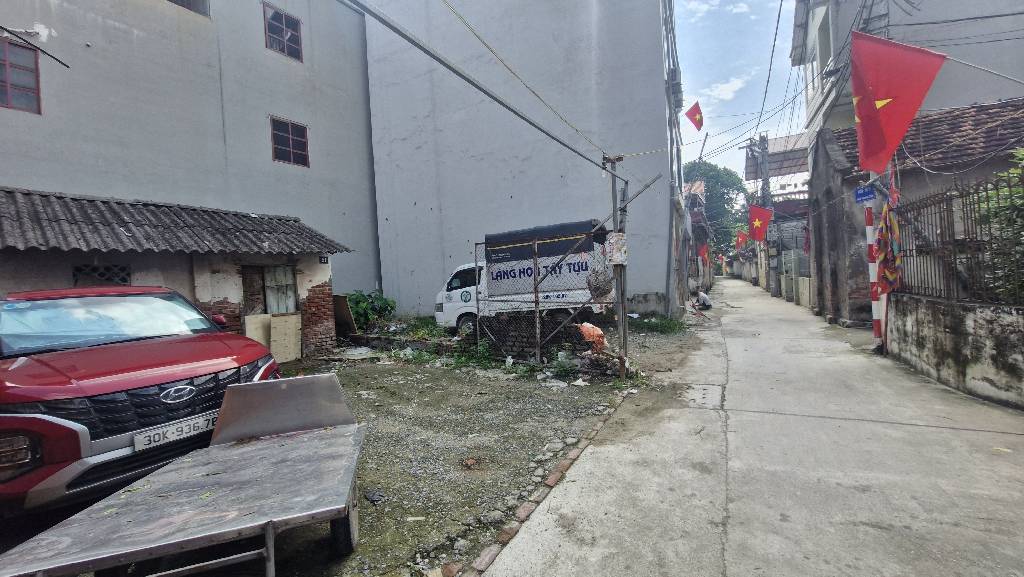 Lô Góc - Đất Trung Tựu 2 Mặt Ngõ Ô Tô, 2 tầng, sân rộng