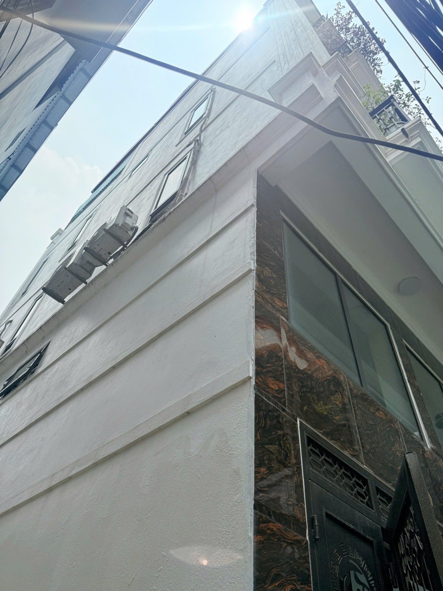Nhà lô góc hai mặt thoáng gần trung tâm hành chính huyện Thanh Trì