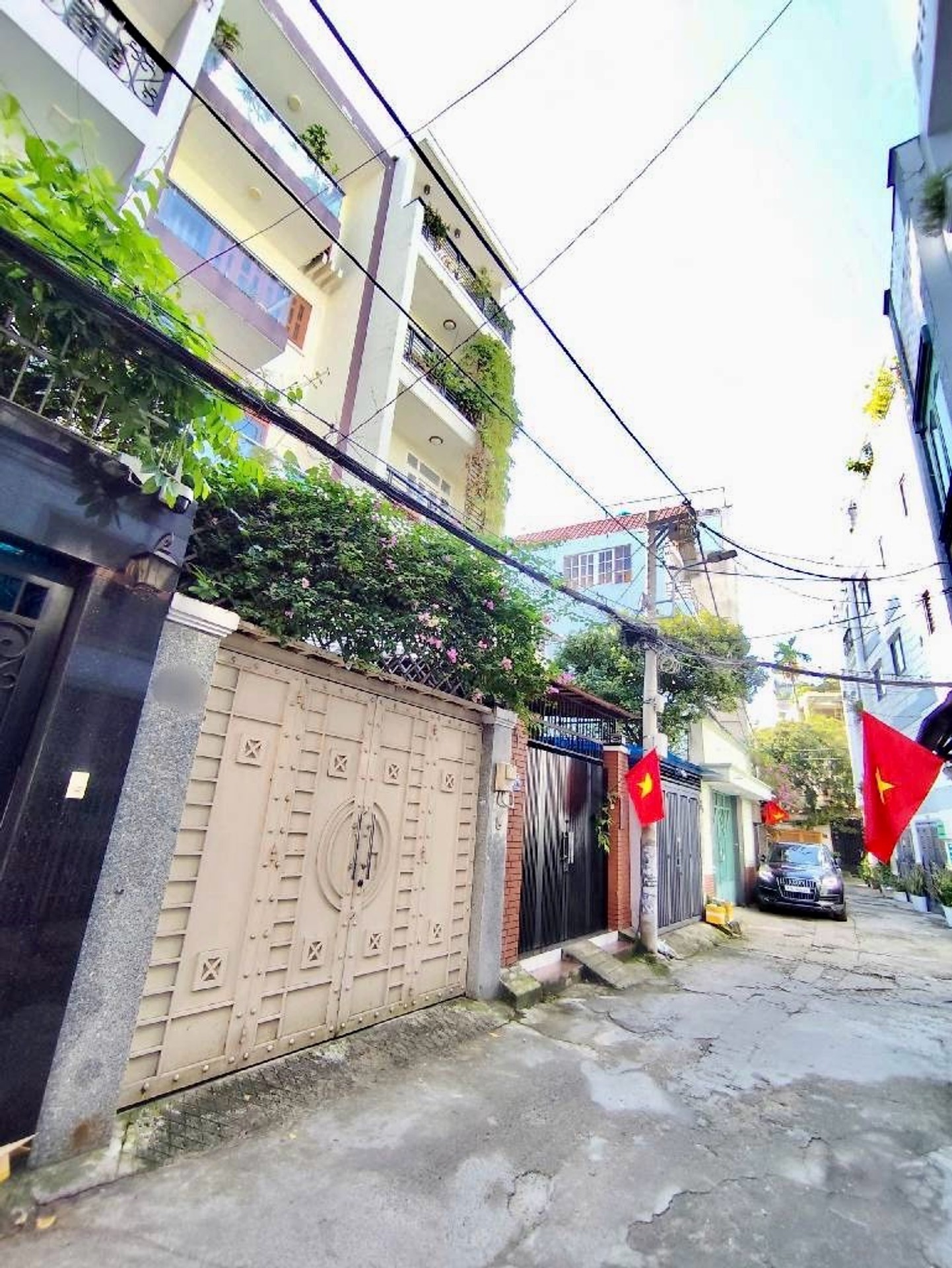 💥💥NỞ Hậu - Hoàn Công
🏡 90m² | Ngang 5m x18m | 6PN 4WC
Giá 9.XXT🌹🌹
 📍 Hoàng Hoa Thám, Bình Th