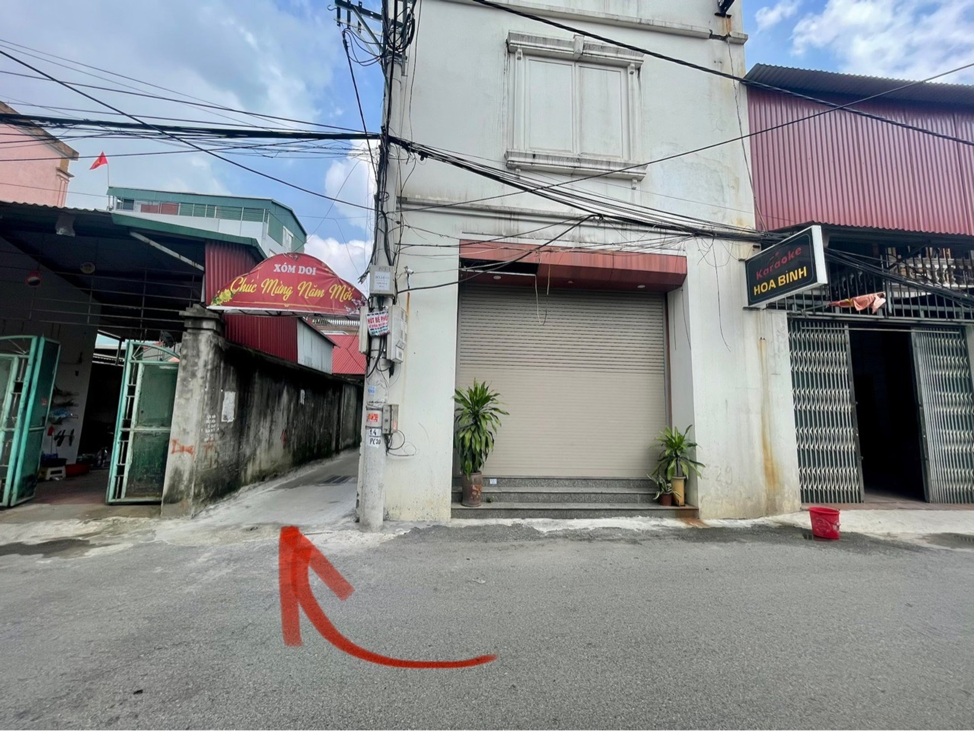 Bán đất 245 m2 tại khu vực dân cư đông, gần ôtô tránh