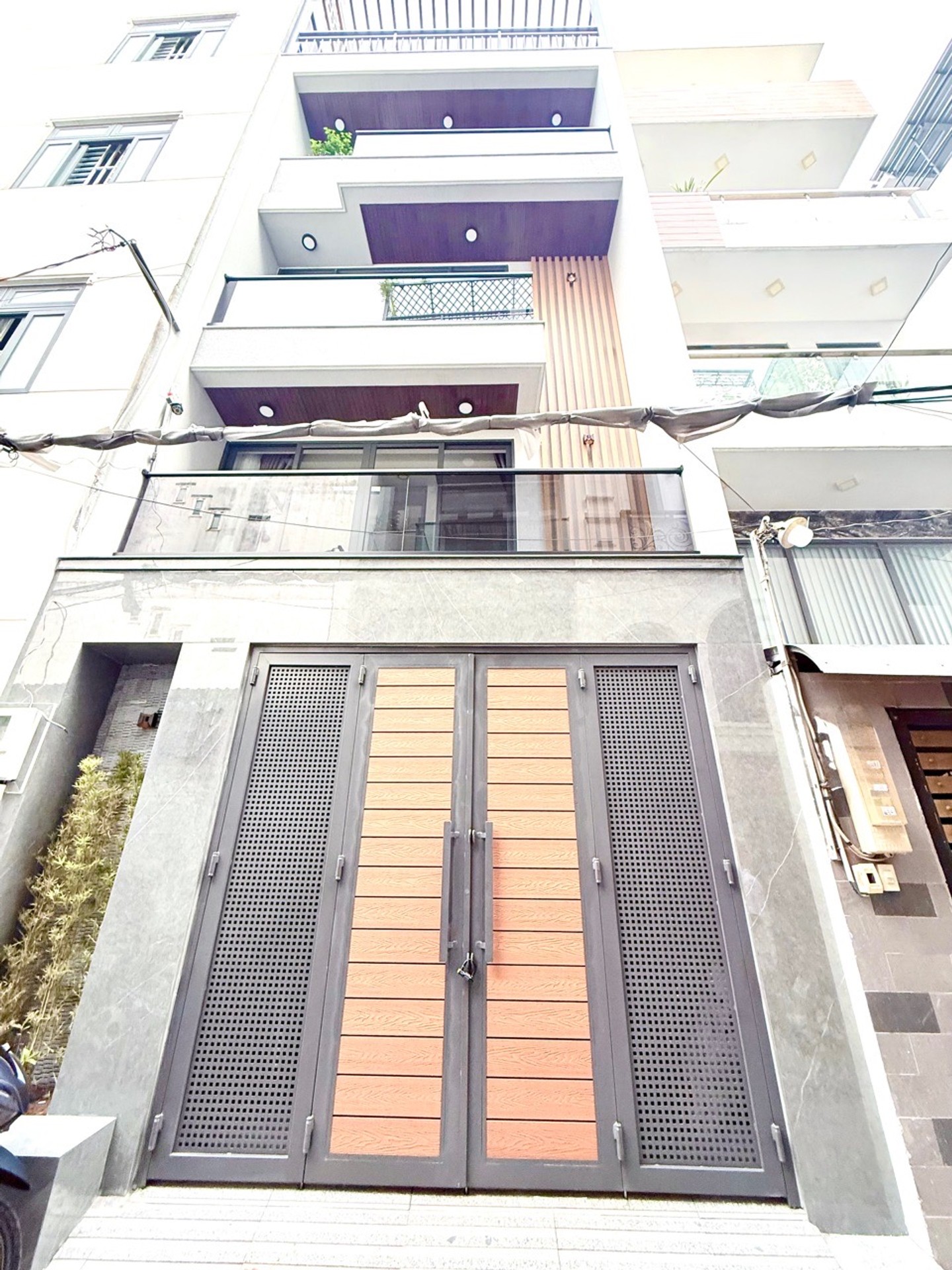 VIEW CÔNG VIÊN – KHU VIP DƯƠNG QUẢNG HÀM – HIẾM NHÀ BÁN 🔥
🏡 80M² – NGANG 4,8M – 5 TẦNG MỚI KENG