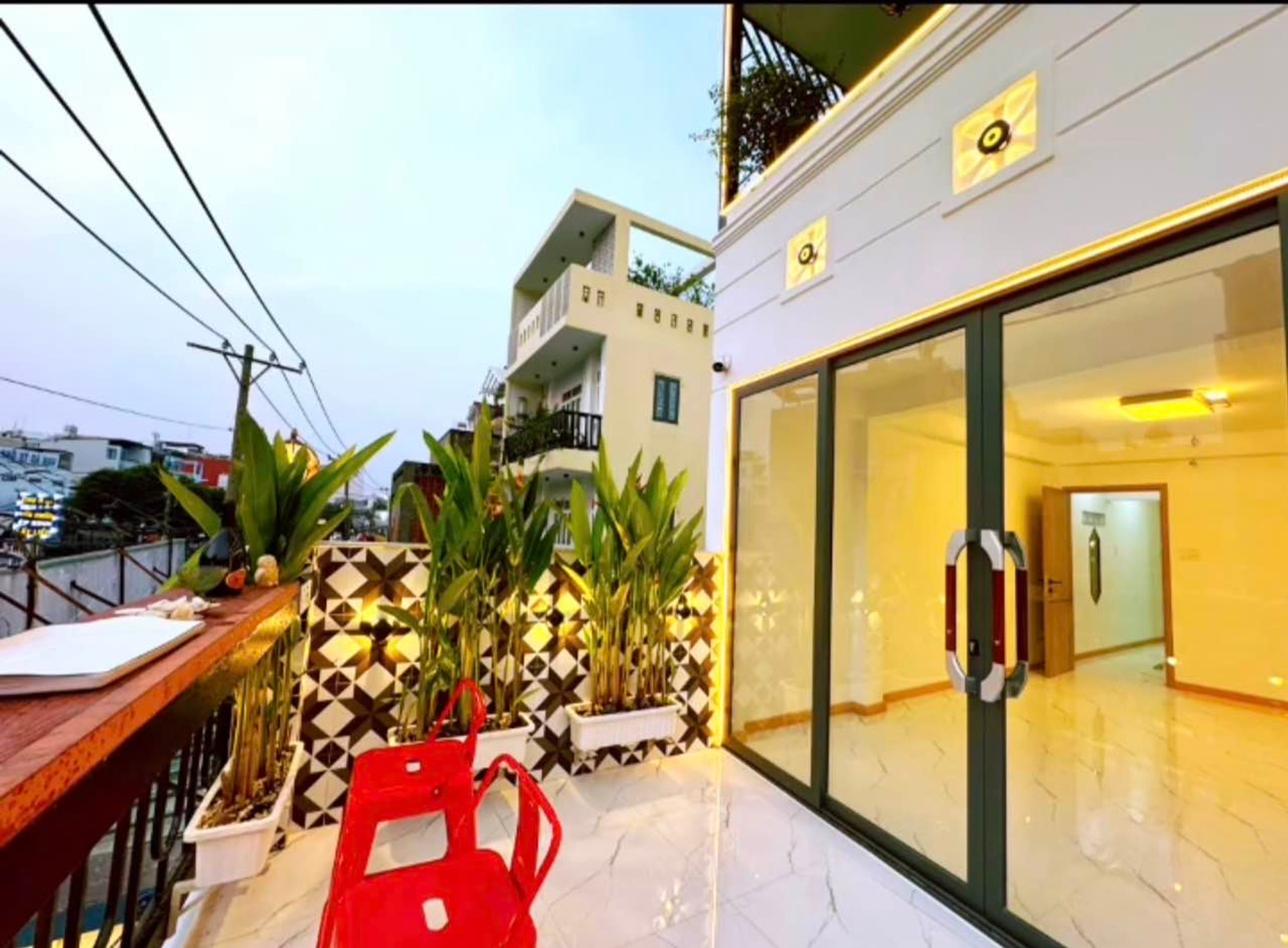 💥💥Nhà Mặt Tiền - NỞ Hậu
🏡 63m² | Ngang 5.3m x12m | 4 Tầng 6PN
Giá 10.XT🌹🌹
👍Tiện kinh doanh bu