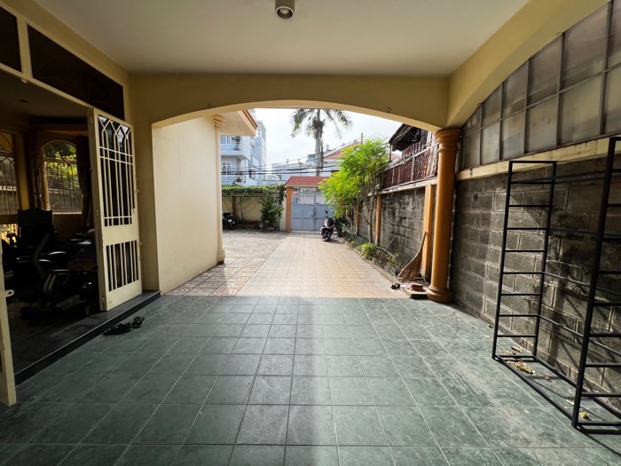 Bán nhà riêng 462m² tại Tân Trụ giá thương lượng 41 tỷ