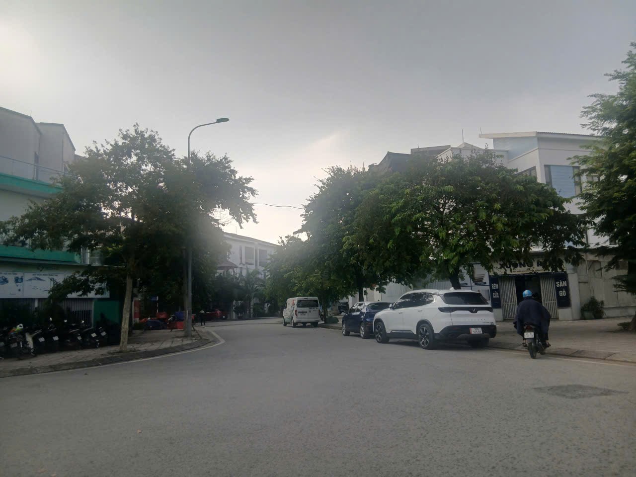 Bán biệt thự 3 tầng, mặt tiền 10m tại KĐT mới Foresa Xuân Phương, diện tích 150m2