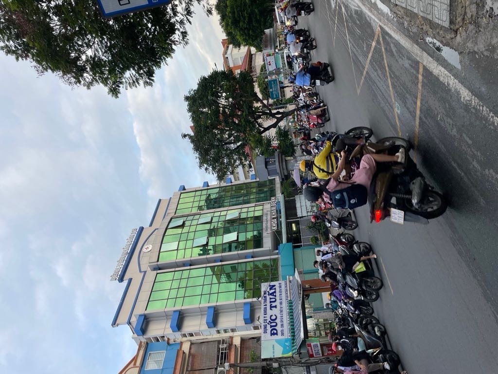 Nhà 3 tầng ngay quận 10, hiếm có, giá tốt