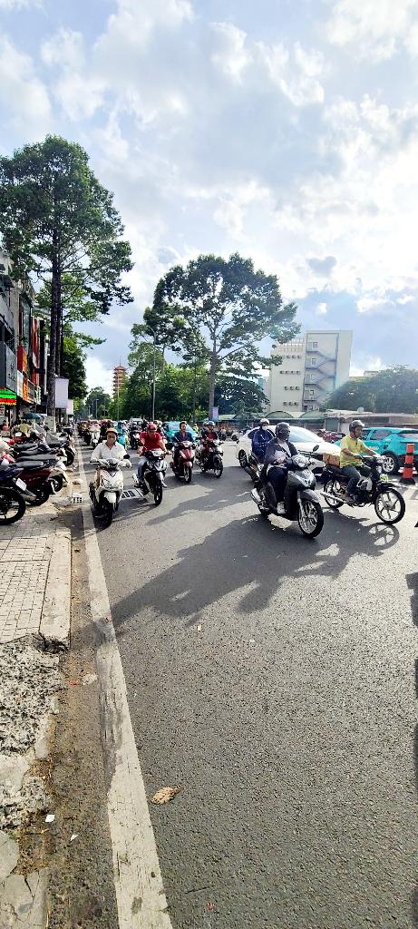 Nhà Phố 5 Tầng Quận 10, Vừa Ở Vừa Kinh Doanh Siêu Tiện