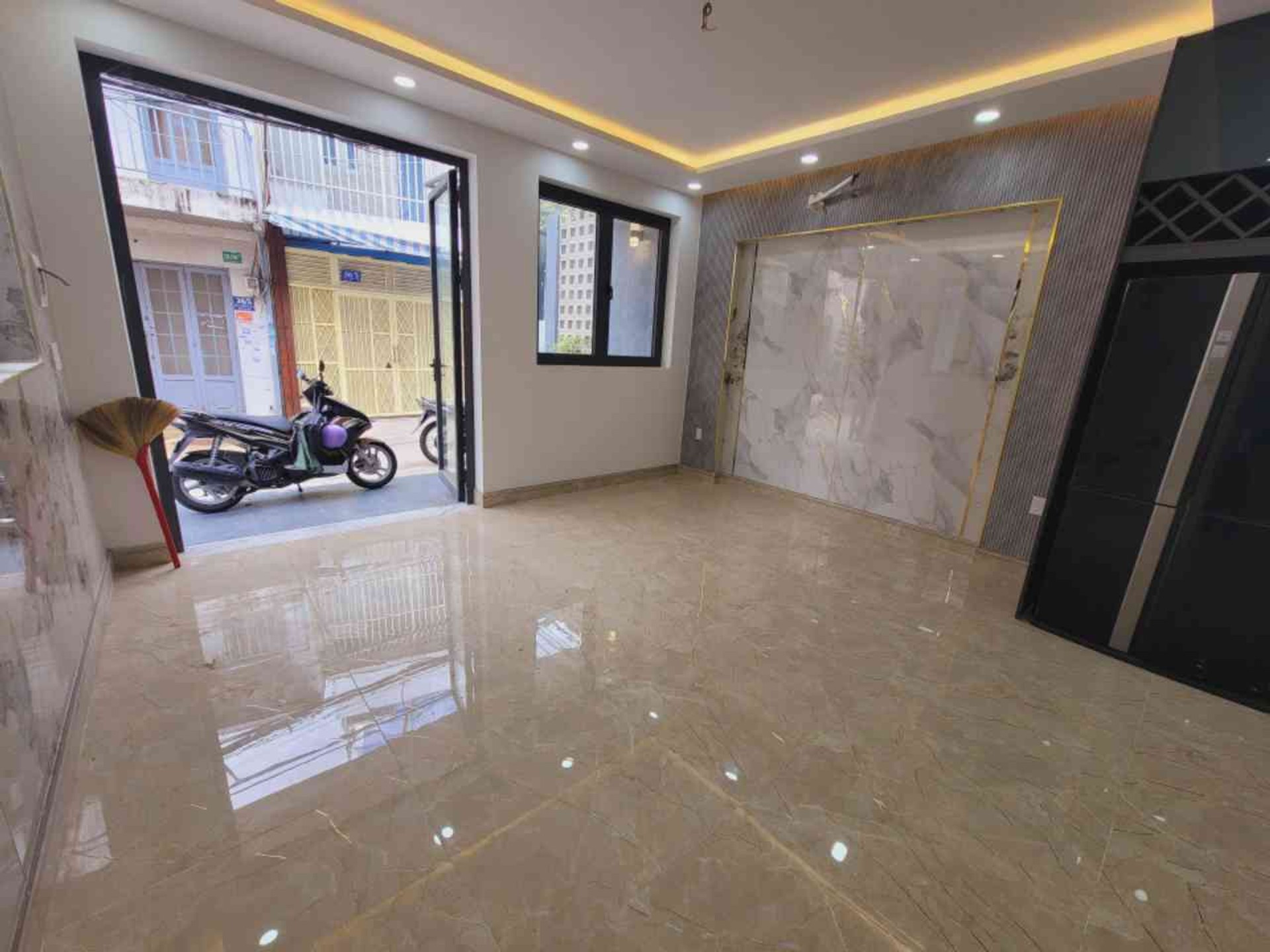 🔥 4,99 TỶ – NHÀ MỚI ĐẸP – HXH THÔNG TRUNG MỸ TÂY