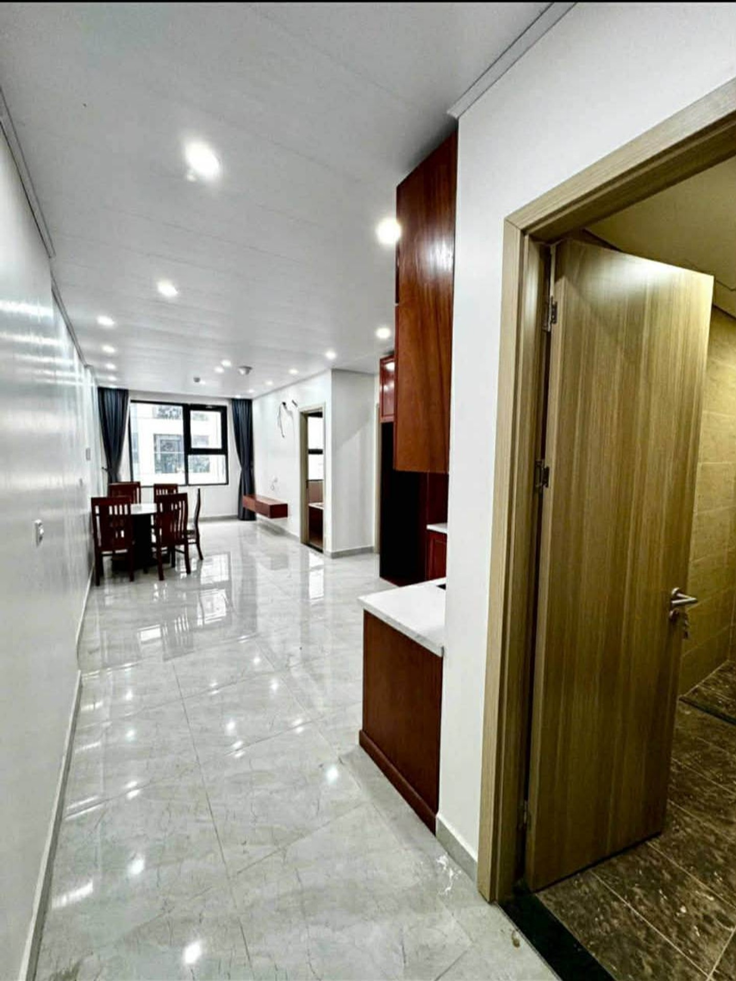B. Tòa nhà 21 tầng căn hộ chung cư 69m2, 2PN tại Hoàng Mai, căn hộ Feliz Homes hướng Nam