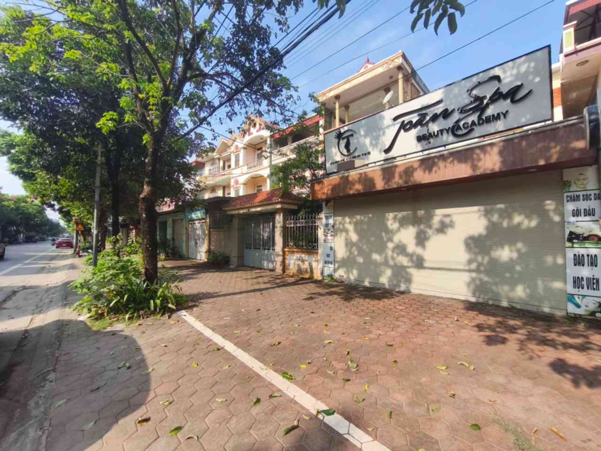 💥Nhà mặt phố 150/162m , Mặt tiền 6m , vỉa hè 9m ,đường 3 ô tô tránh, Dòng tiền 12tr/tháng , 💰19.5