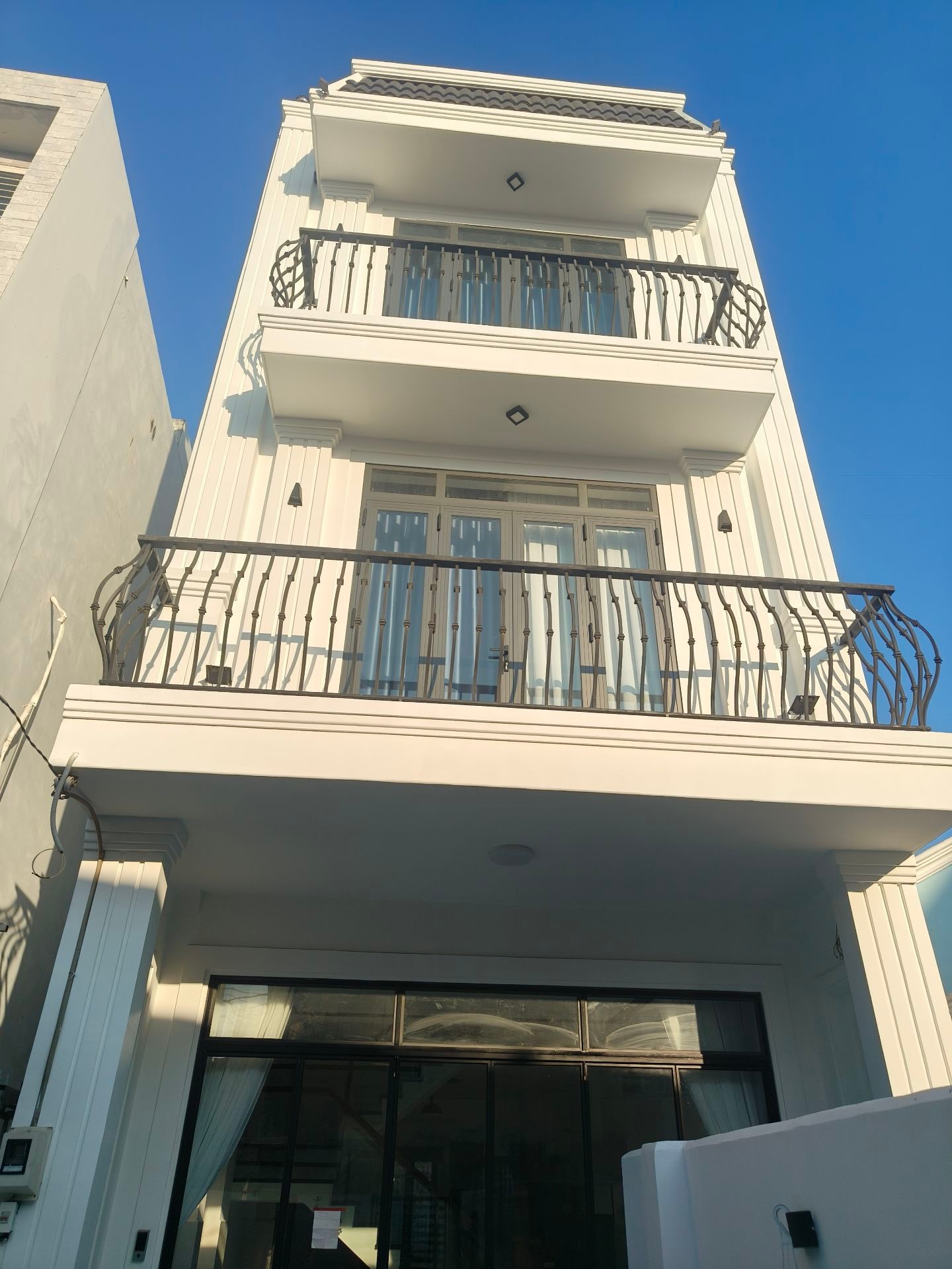 Nhà mới tinh, thiết kế vuông vức, hẻm xe hơi Thủ Đức