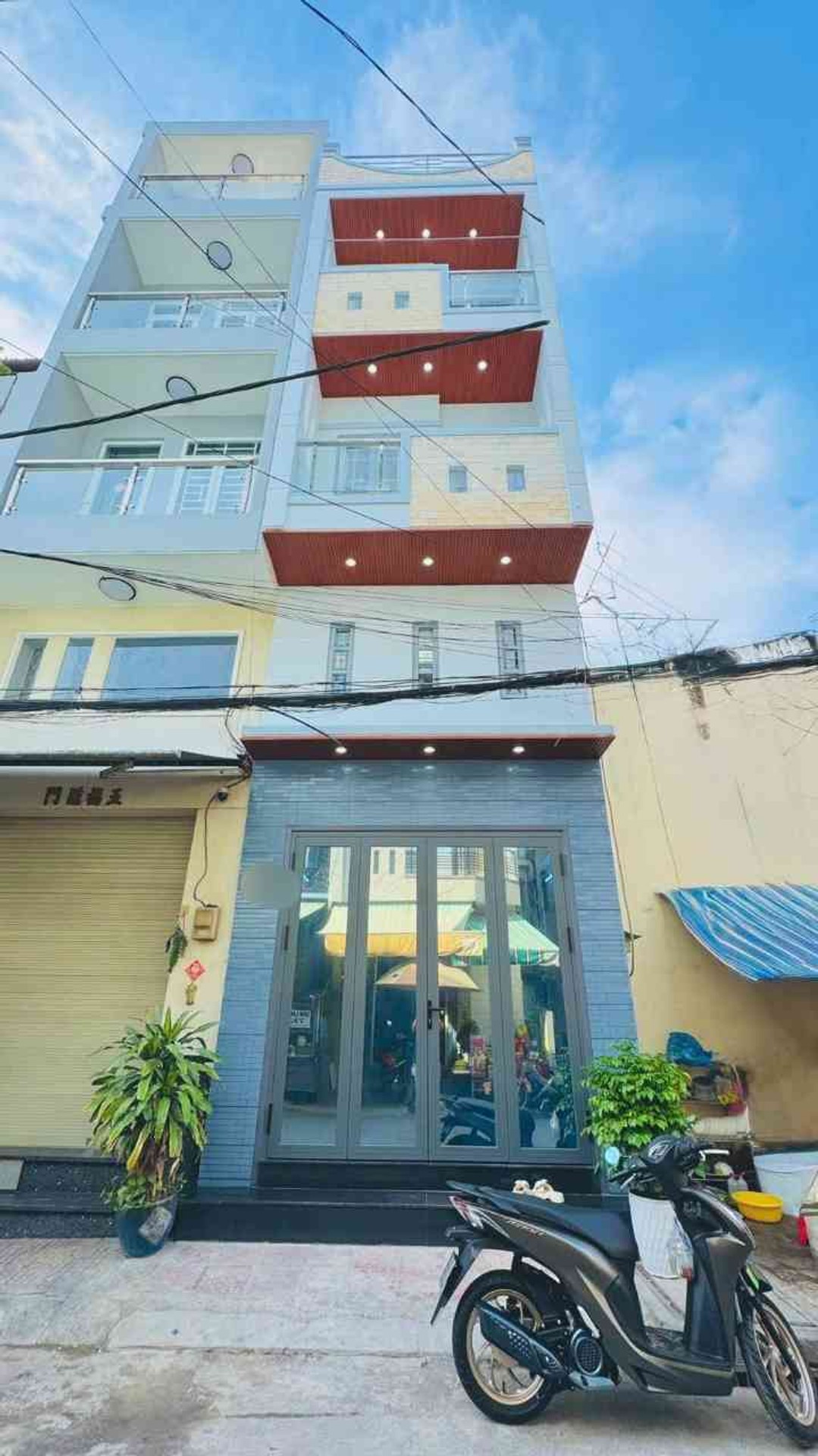 👉QUẬN 11- LẠC LONG QUÂN $ Giámới 4.98 TY TL
👉DT:18 M2( 3.5× 5.1)
👉DT sàn : 66m2.
✅ Kết cấu: Số t