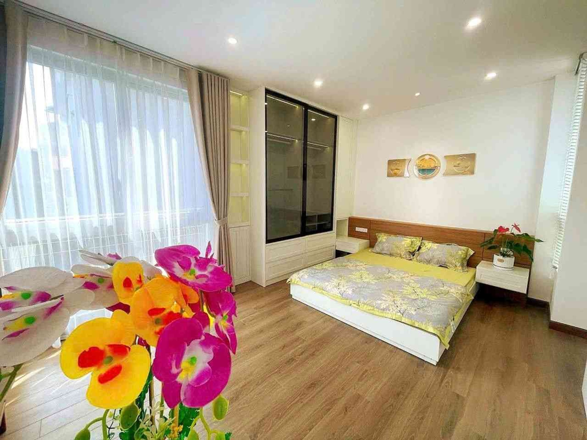 Nhà 6 tầng mới, lô góc, thiết kế chuyên nghiệp tại quận Ba Đình