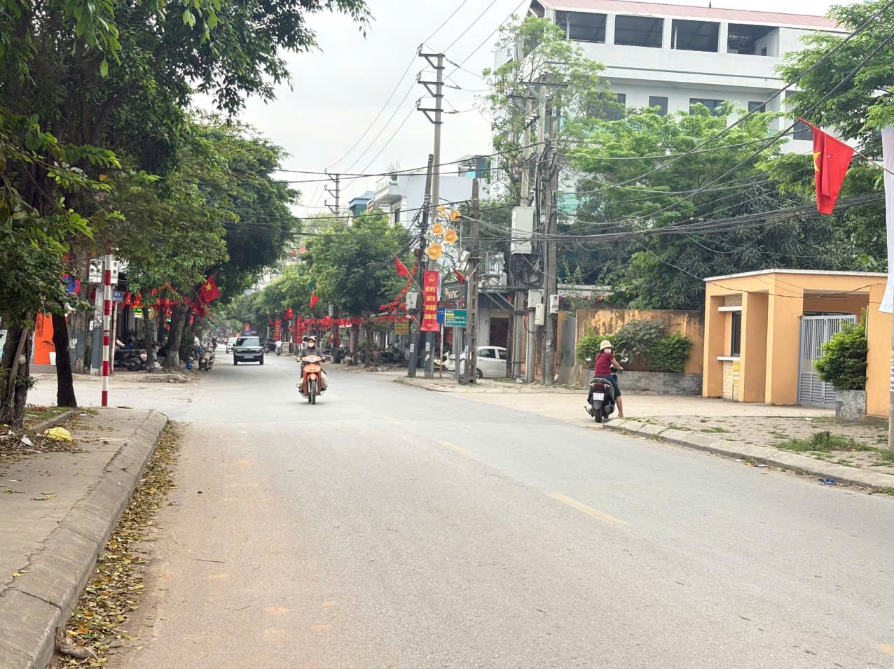 🔥LÔ GÓC NHỎ TIỀN - HOÀNG DƯƠNG - MAI ĐÌNH - SÓC SƠN🔥🔥

 Mô Tả: Đất bên mình bán là lô góc, 10