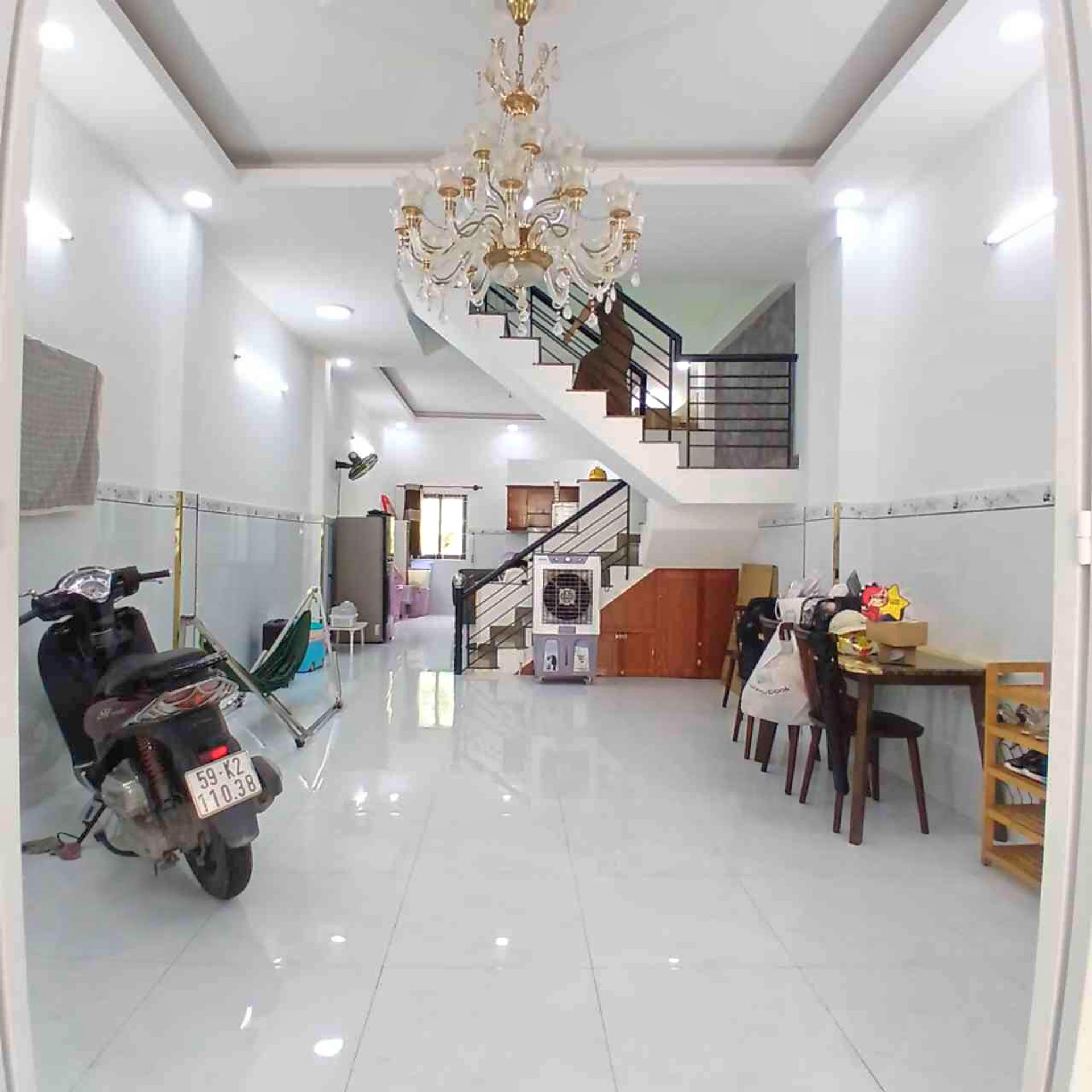 BÁ.N NHÀ ĐẸP SÁT KINH DƯƠNG VƯƠN.G - KHU TÊN LỬ.A - Ở NGAY - BTCT ( 4.5X14M )