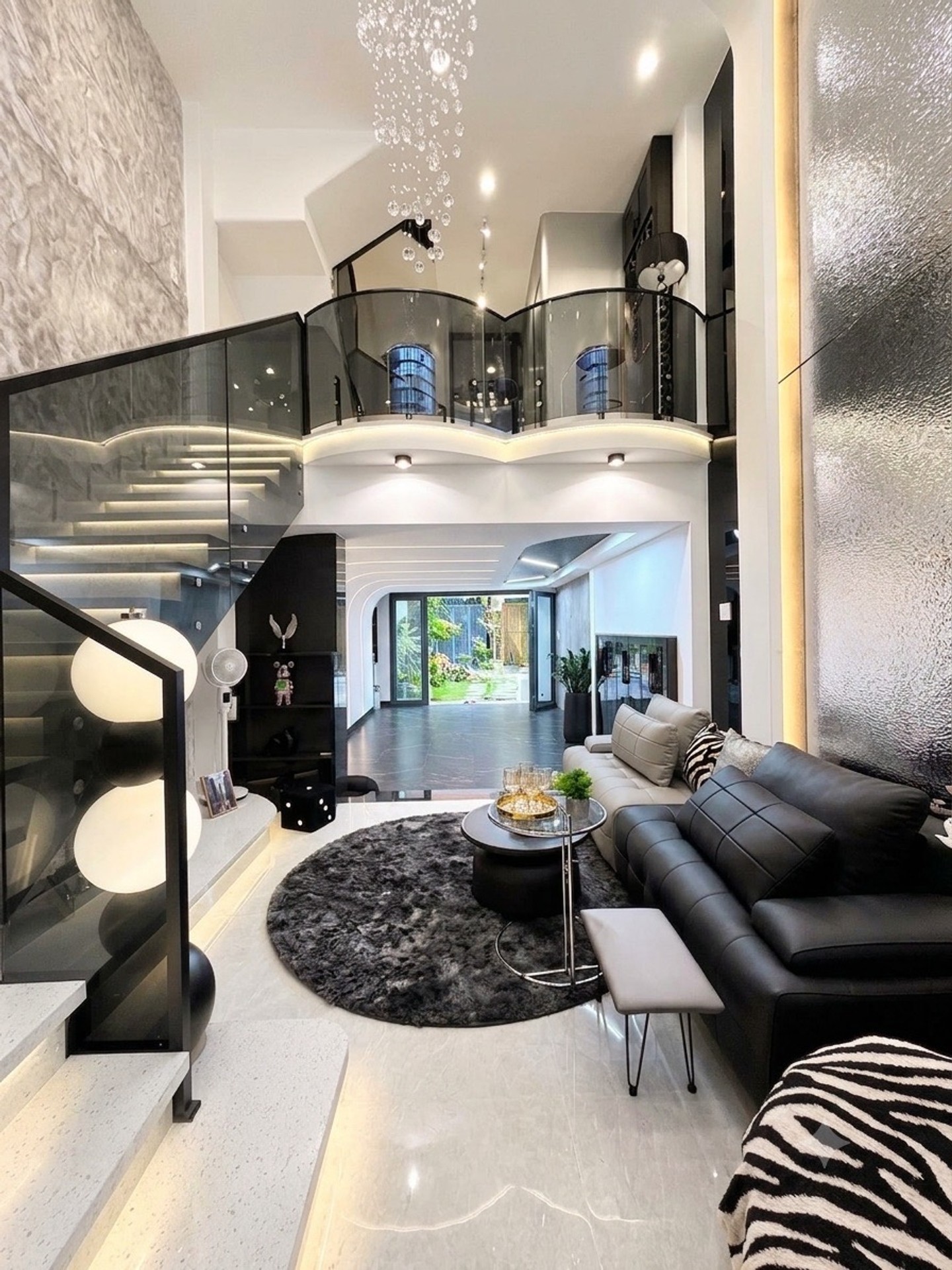 Nhà 5 tầng hiện đại Thạnh Xuân - Cho thuê 18 triệu/tháng
