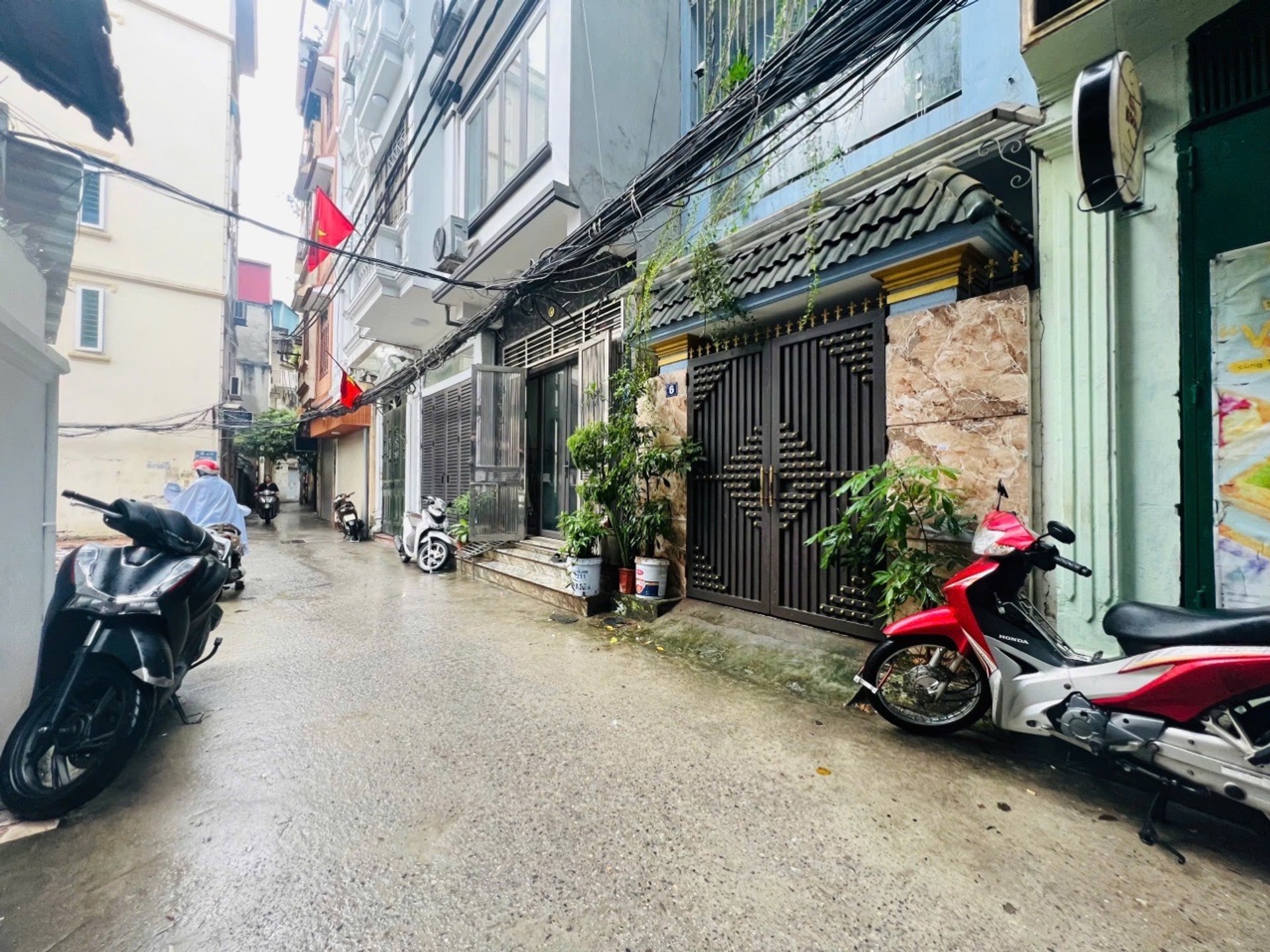 Nhà 4 tầng 3PN 3WC ô tô đỗ cửa, kinh doanh tốt tại quận Hai Bà Trưng