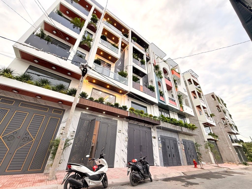 Nhà phố sang trọng 5 tầng tại Phường Thới An, hoàn thiện nội thất cao cấp