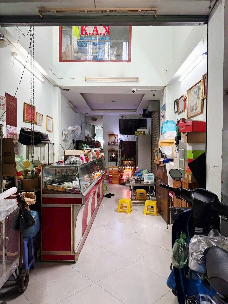 Nhà 5 tầng mặt tiền chợ Hồ Trọng Quý, 51m2 - 12.8 tỷ