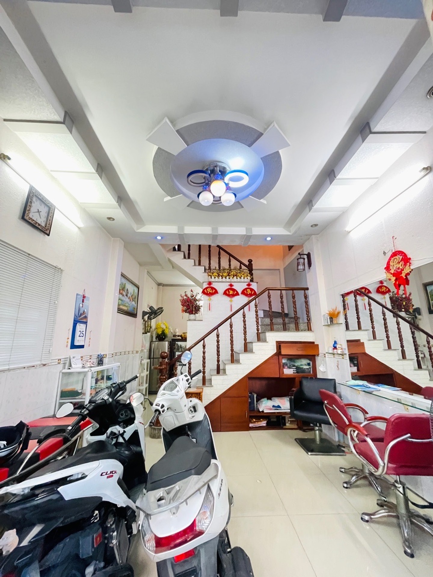 NHỈNH 2 TỶ CÓ NGAY NHÀ Q12
LÔ GÓC 2 MẶT TIỀN THOÁNG - KO LỘ GIỚI - GẦN BV Q12, GẦN GÒ VẤP- HẺM XE H
