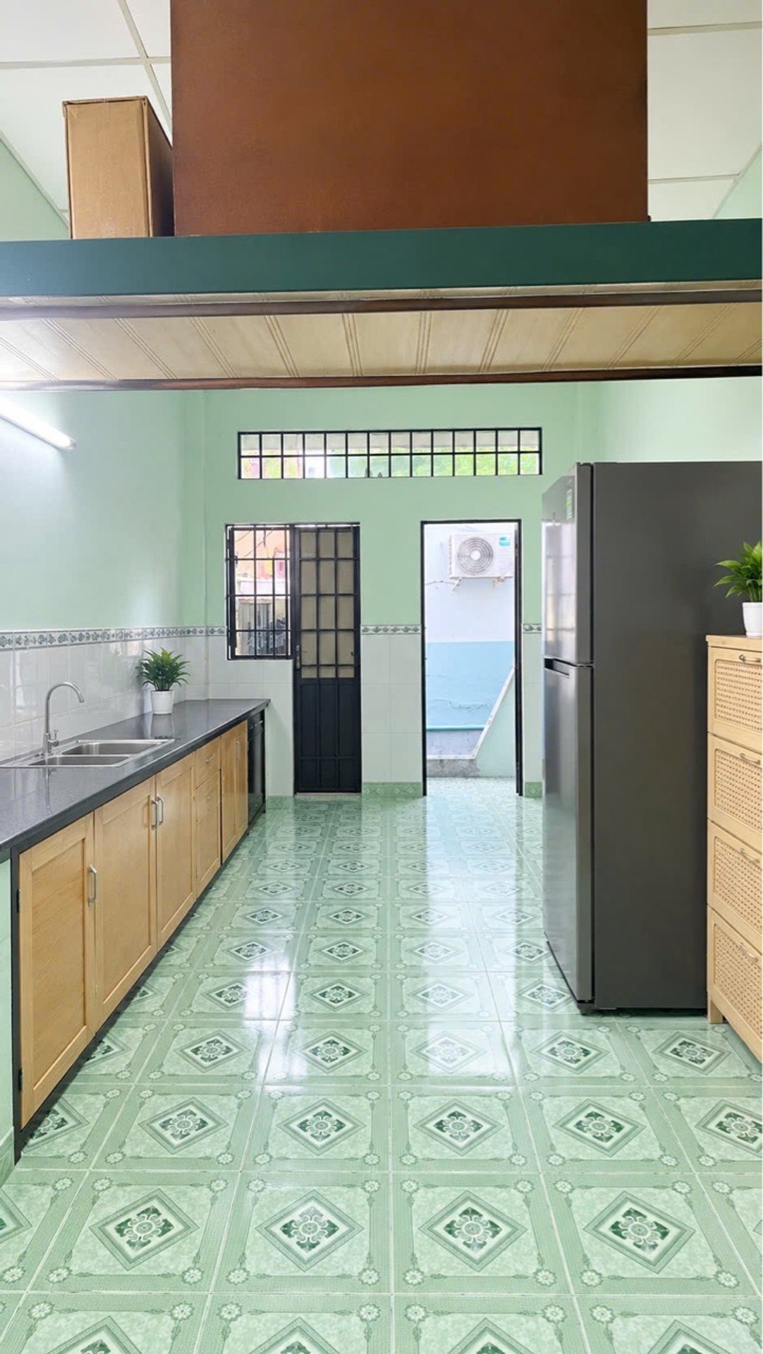 Bán nhà riêng tại Bà Hom, Quận 6, sổ hồng riêng, gần chợ Phú Lâm