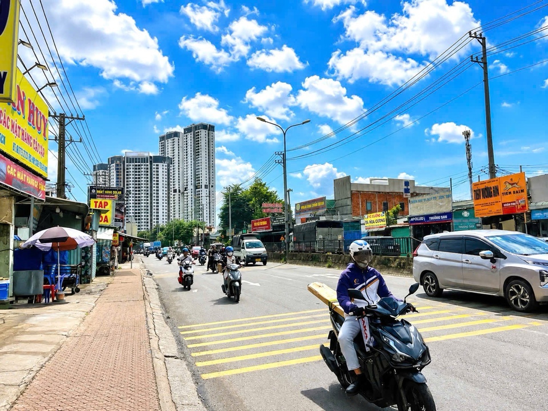 Mua Bán nhà phường Đông Hòa TP. HCM, mặt tiền rộng 9.6m, vị trí kinh doanh đắc địa Quốc Lộ 1K