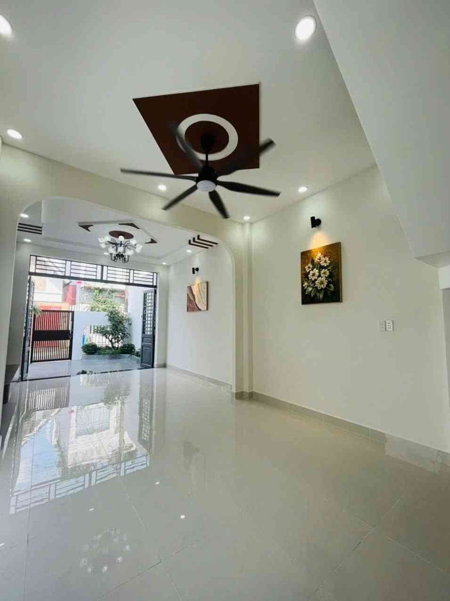 CHỈ NHỈNH 5TỶ NHÀ MỚI XUÂN THỚI SƠN HÓC MÔN - HẺM XE HƠI 7M CÓ LỀ - 140M2 2 TẦNG
