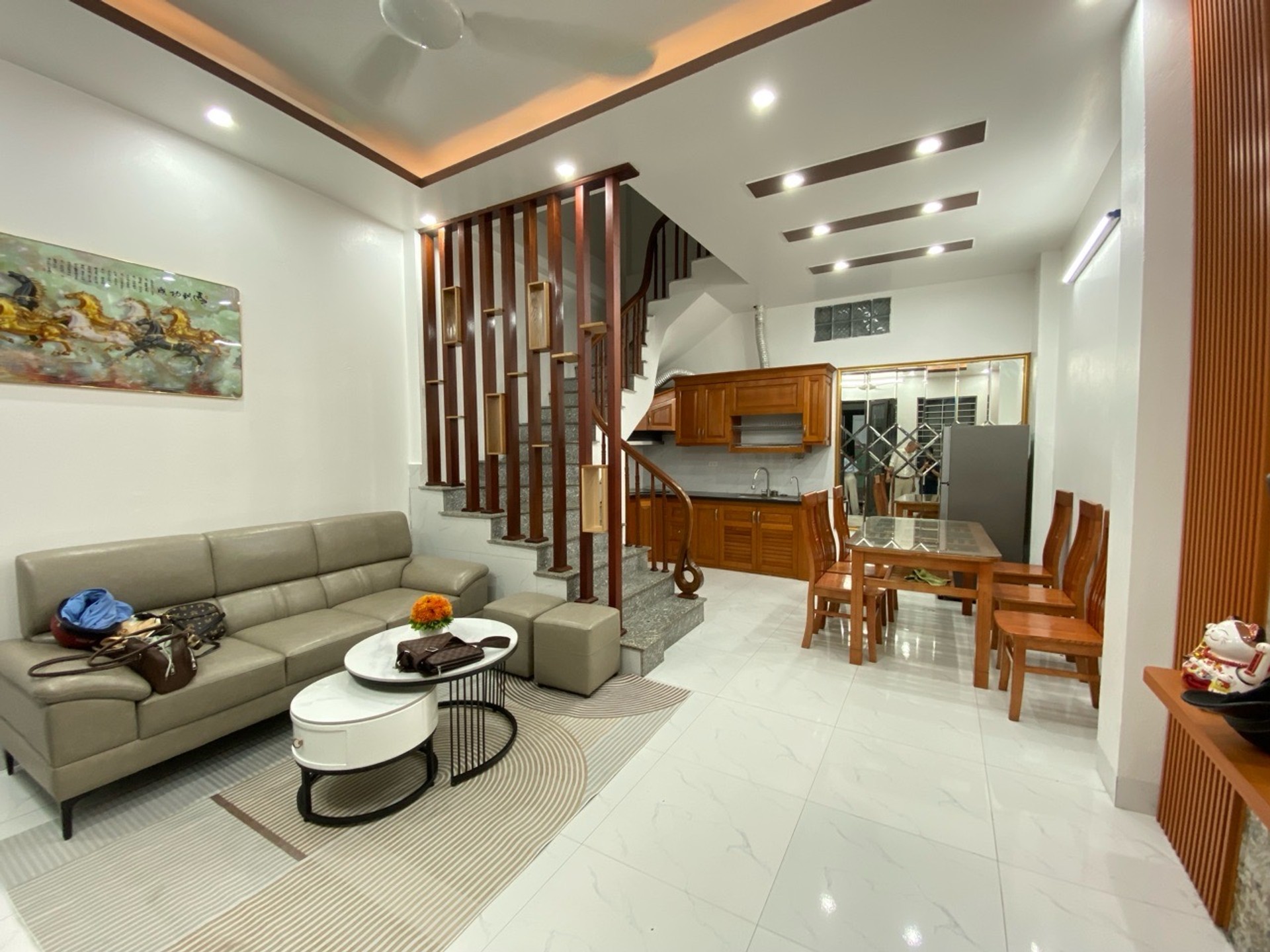 Nhà 5 tầng xinh xắn, gần công viên và AEON Hà Đông