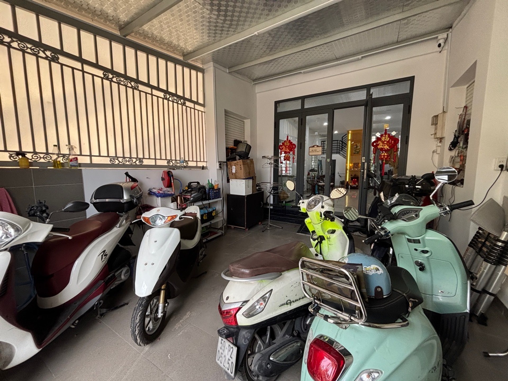 Cơ hội sở hữu nhà 2 tầng 120m² hẻm xe hơi, vị trí đắc địa quận 12 với giá tốt