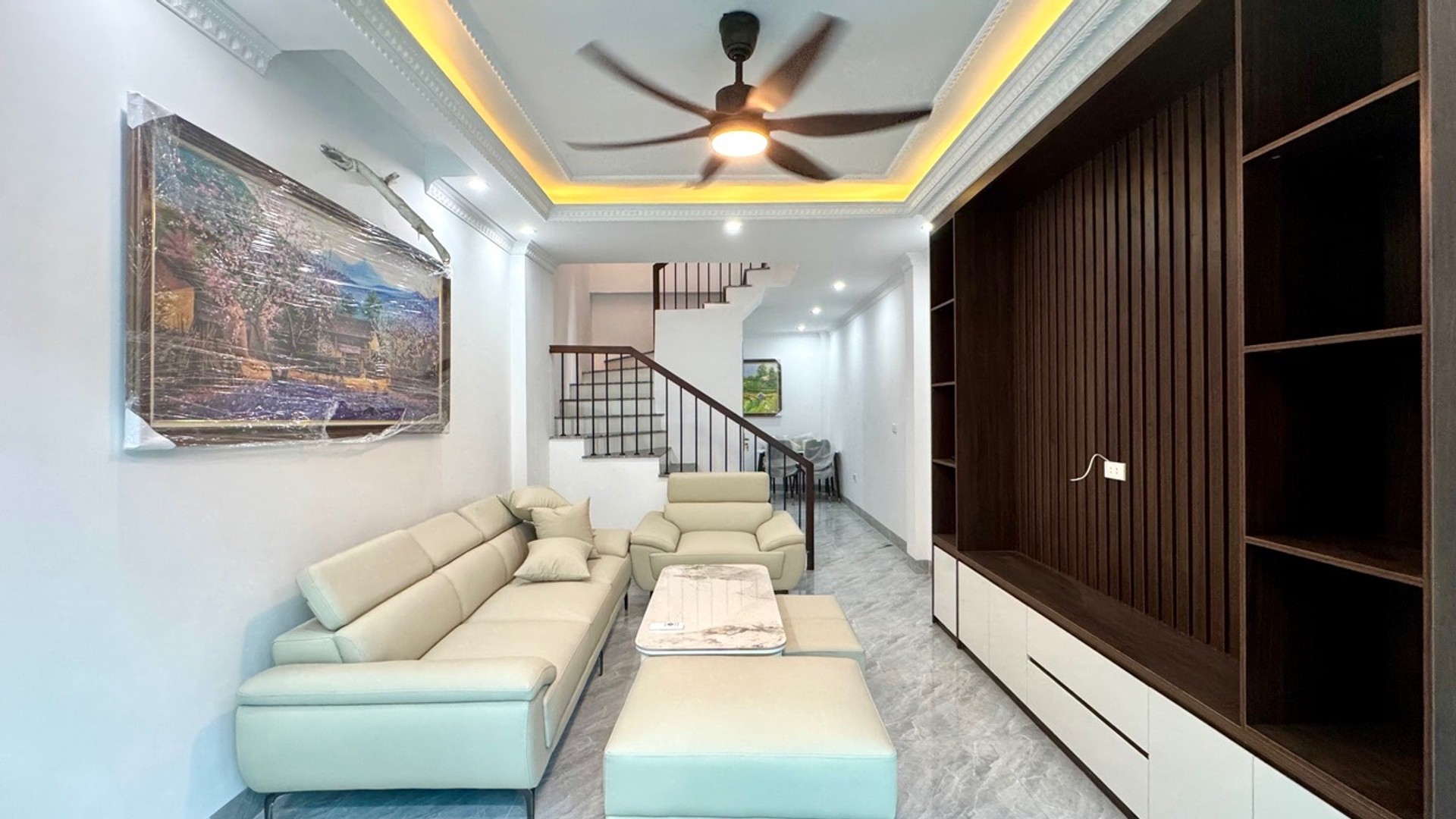 Nhà 3 Tầng Mới, Trung Tâm Mỹ Hào - Sống Đẳng Cấp, Tiện Lợi