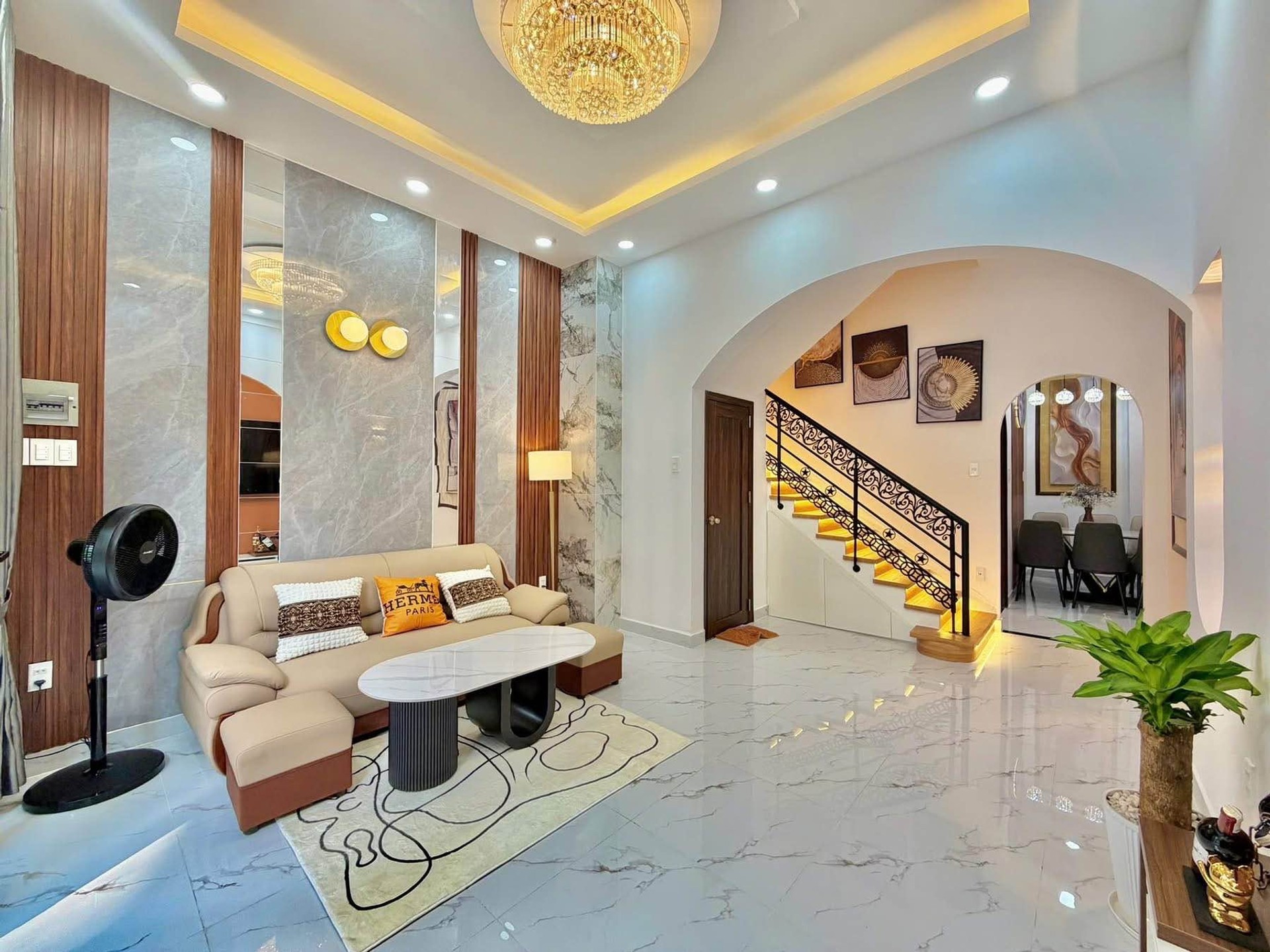 🌿 Không gian sống yên tĩnh, tiện ích xung quanh đầy đủ tại Phú Nhuận với giá ưu đãi chỉ 9.6 tỷ
