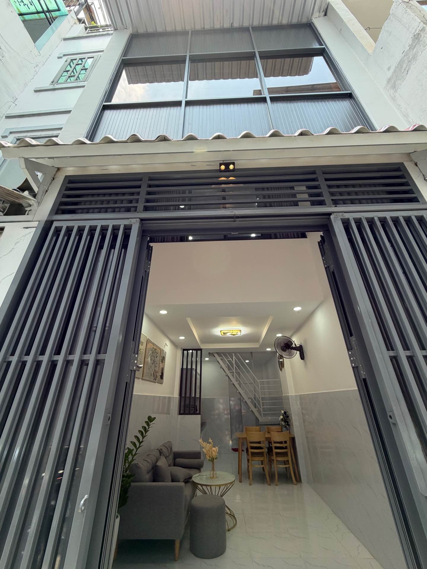NHÀ 26M² TÂN BÌNH – GIÁP Q10, Q11 – GẦN LÝ THƯỜNG KIỆT – 2 TẦNG – NHỈNH 4 TỶ
