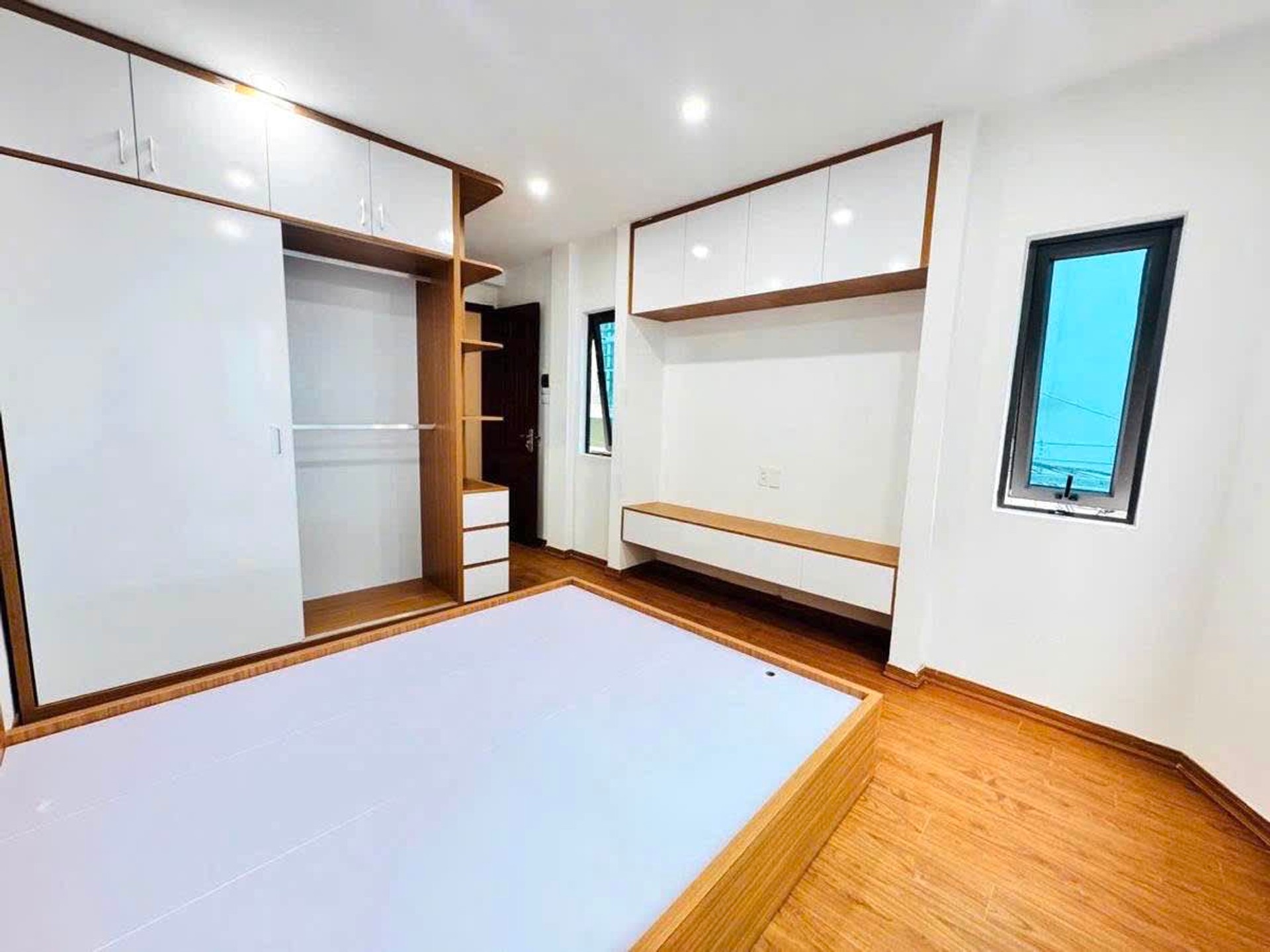 Nhà lô góc ô tô tránh, kinh doanh đỉnh giữa lòng Xuân Đỉnh