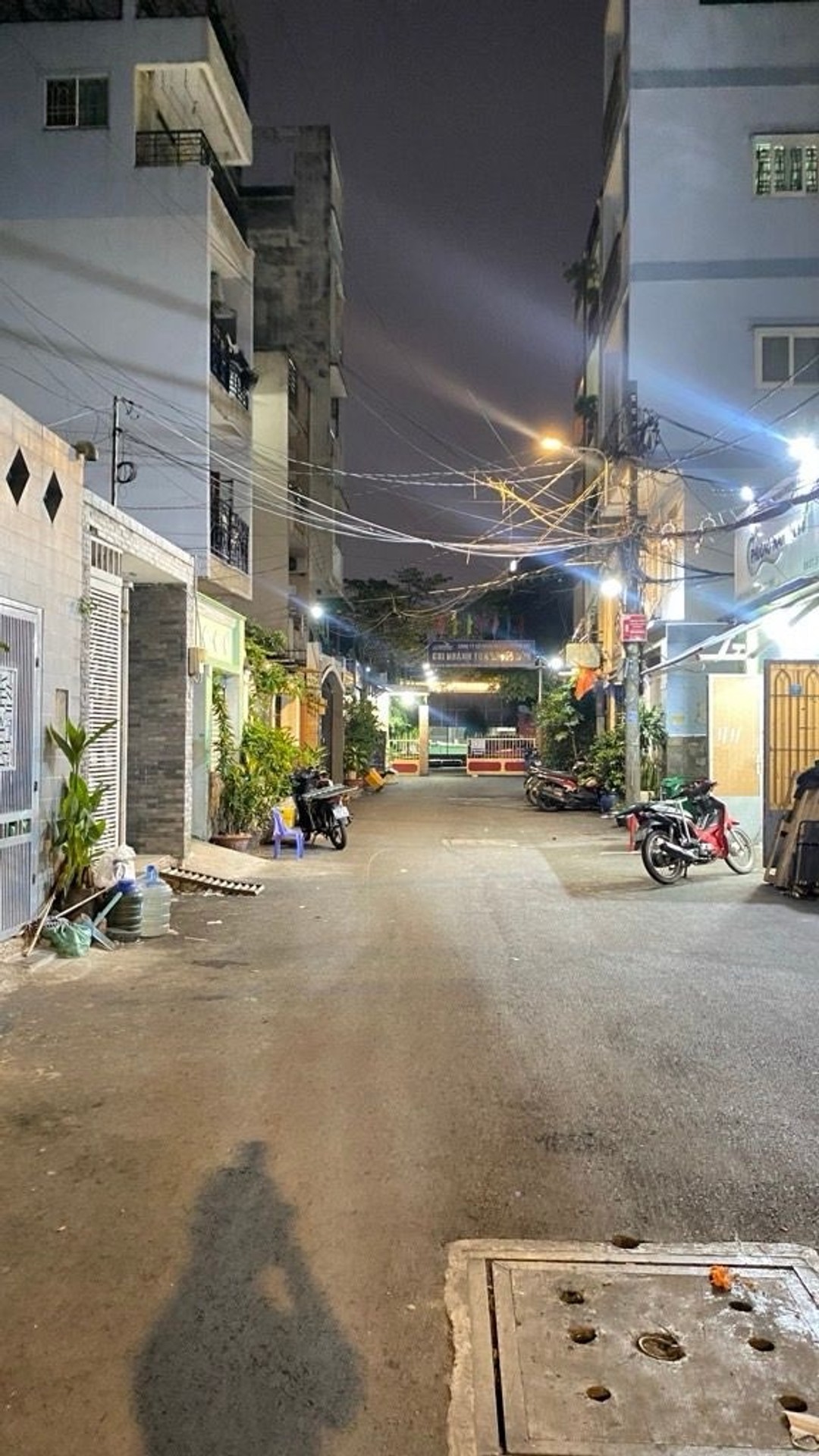 Nhà phố quận 3, hẻm xe tải, gần sân tennis sầm uất