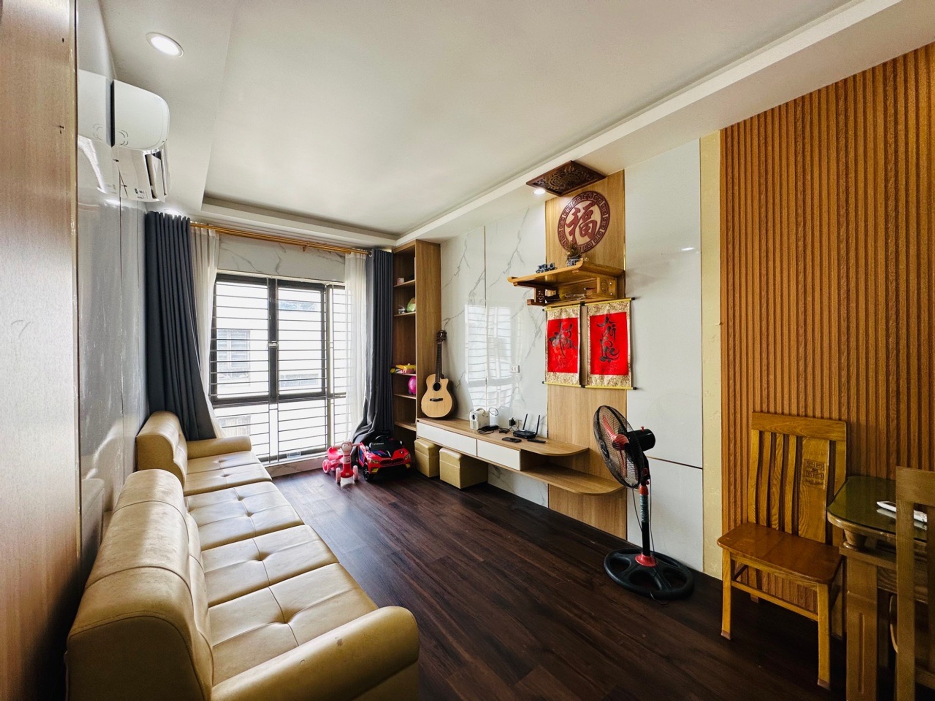 Bán căn hộ chung cư 2 phòng ngủ tại Hoàng Quốc Việt, căn góc view biển