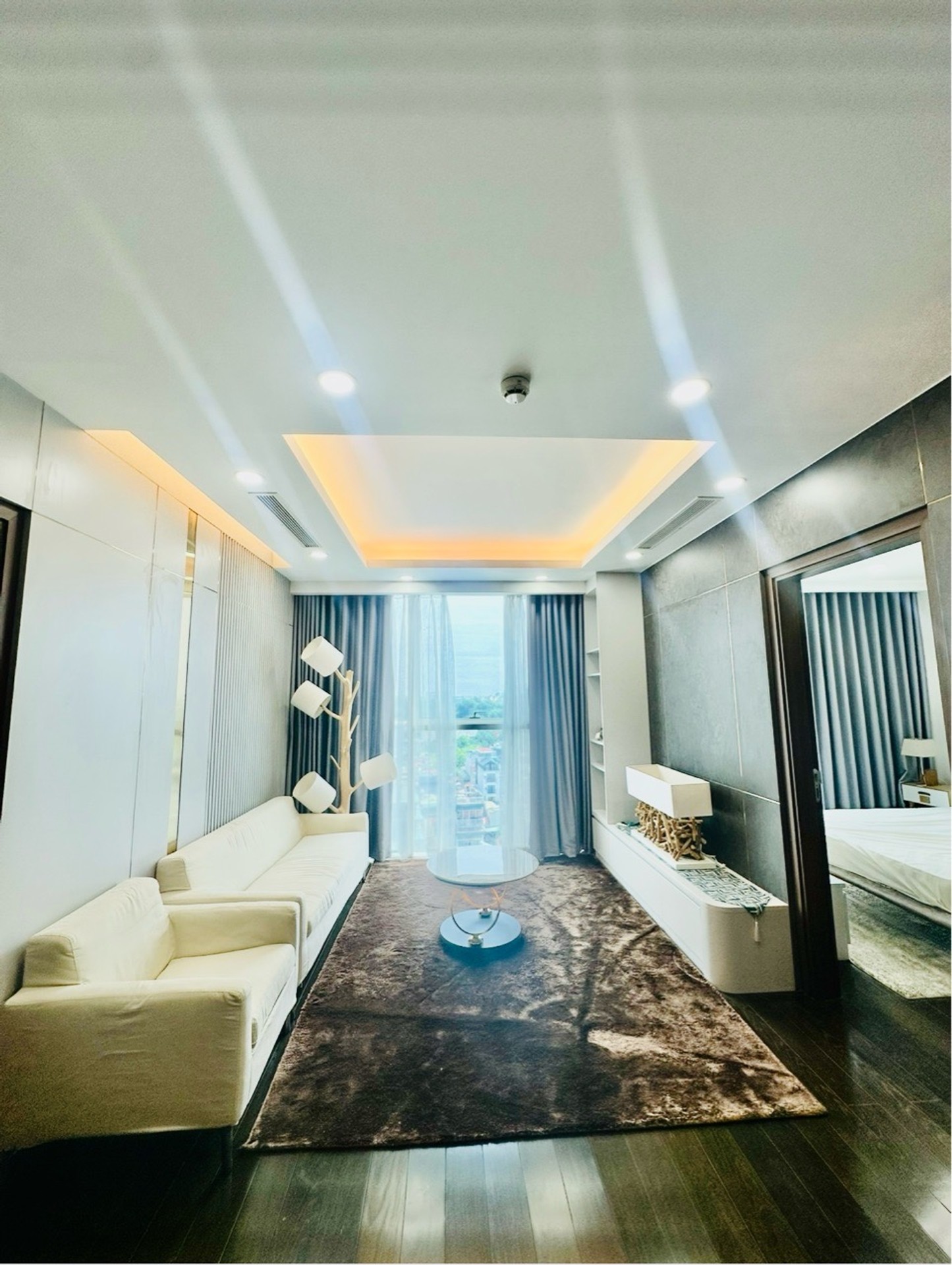 Bán căn hộ 118m2 view Lăng Bác, trung tâm Ba Đình, full nội thất cao cấp