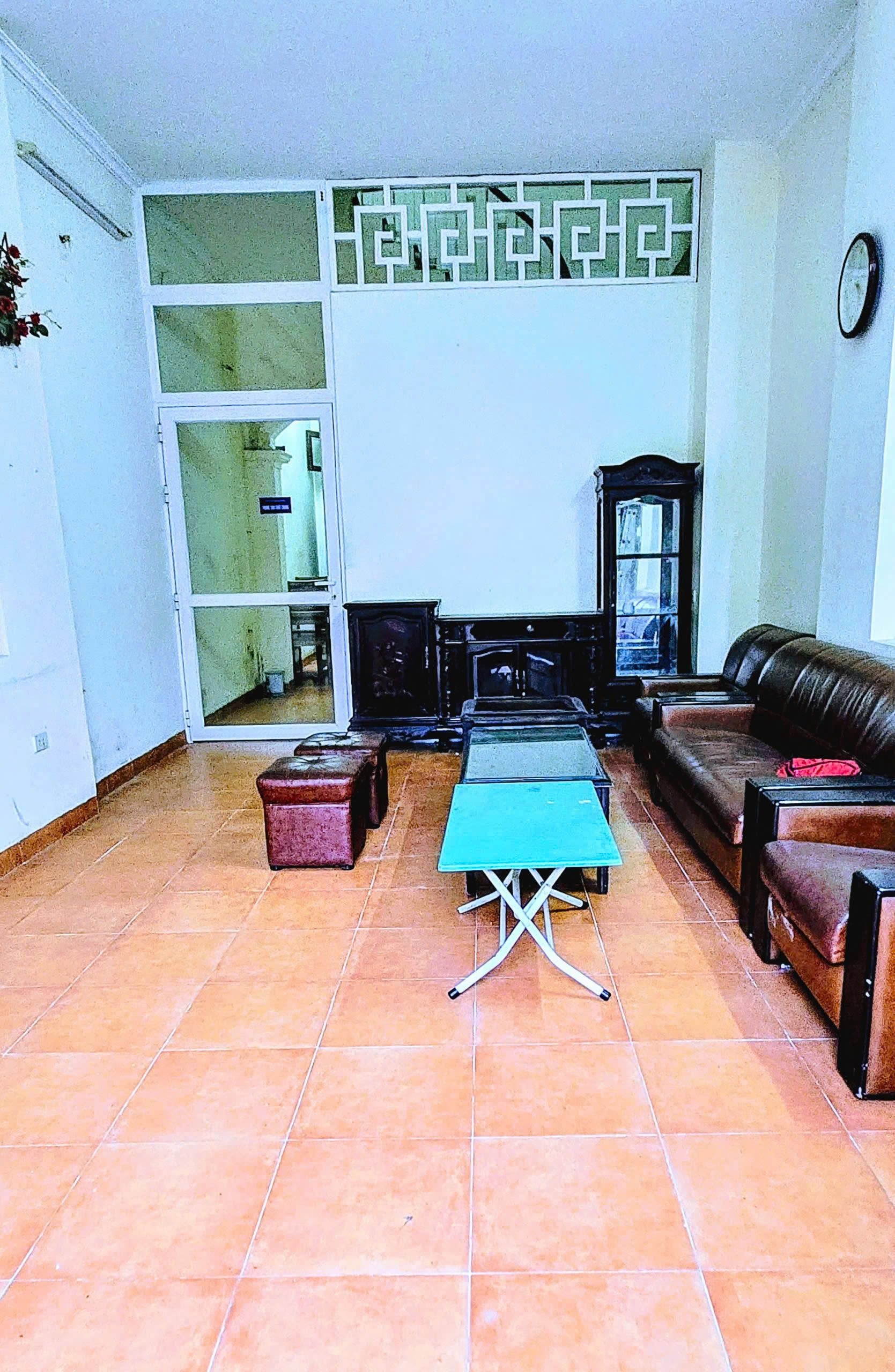 Nhà 3 Tầng Mặt Tiền Rộng Kinh Doanh Đỉnh tại Trường Chinh gần ô tô
ĐH Y-ĐH THỦY LỢI -ĐH NGÂN HÀNG