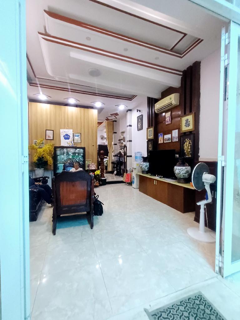 Bán nhà hẻm xe hơi